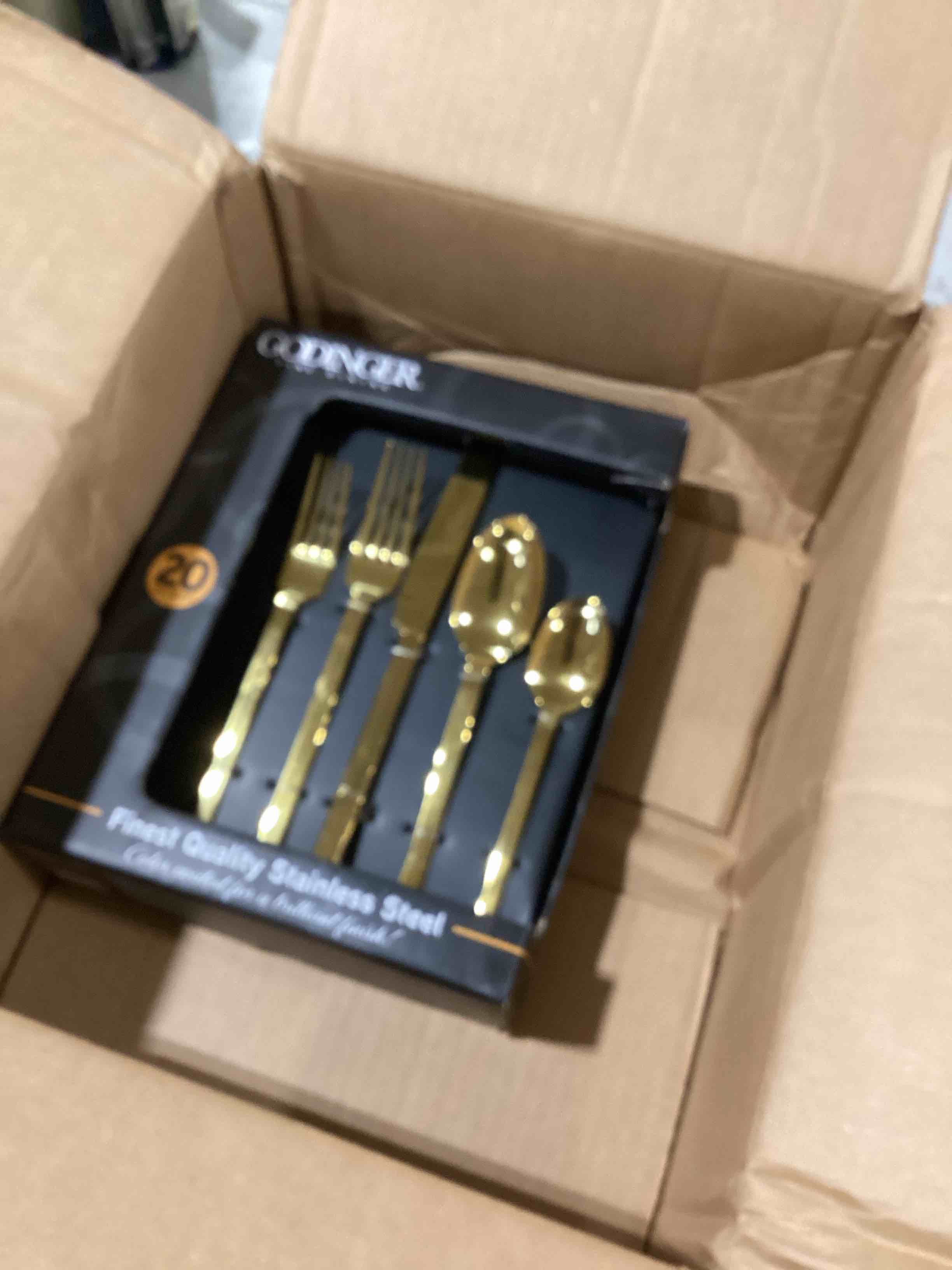 https://s3.amazonaws.com/lotting-images-prod/bidfta/PNK2595298_1752752762034.jpeg