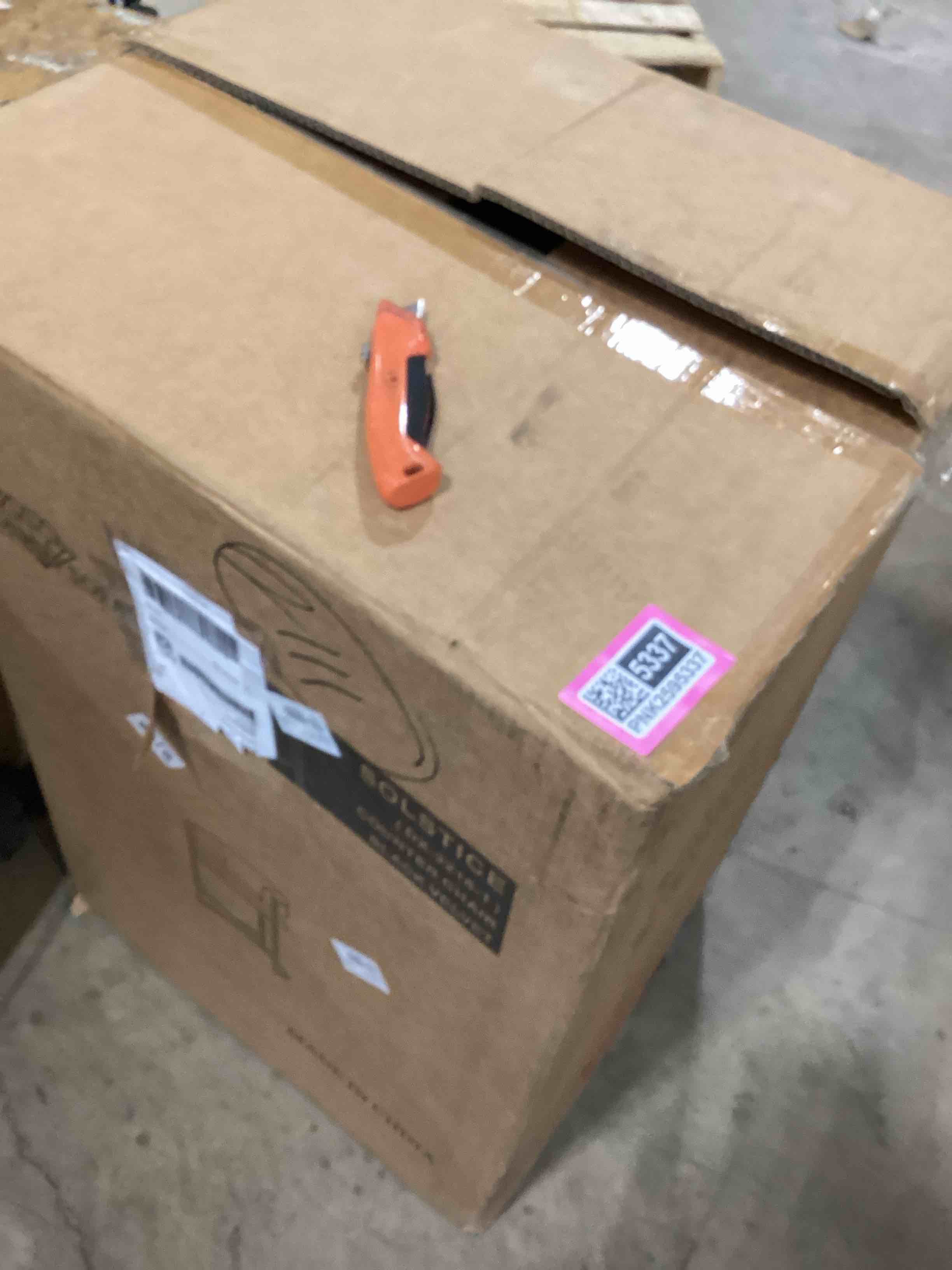 https://s3.amazonaws.com/lotting-images-prod/bidfta/PNK2595337_1752777163302.jpeg