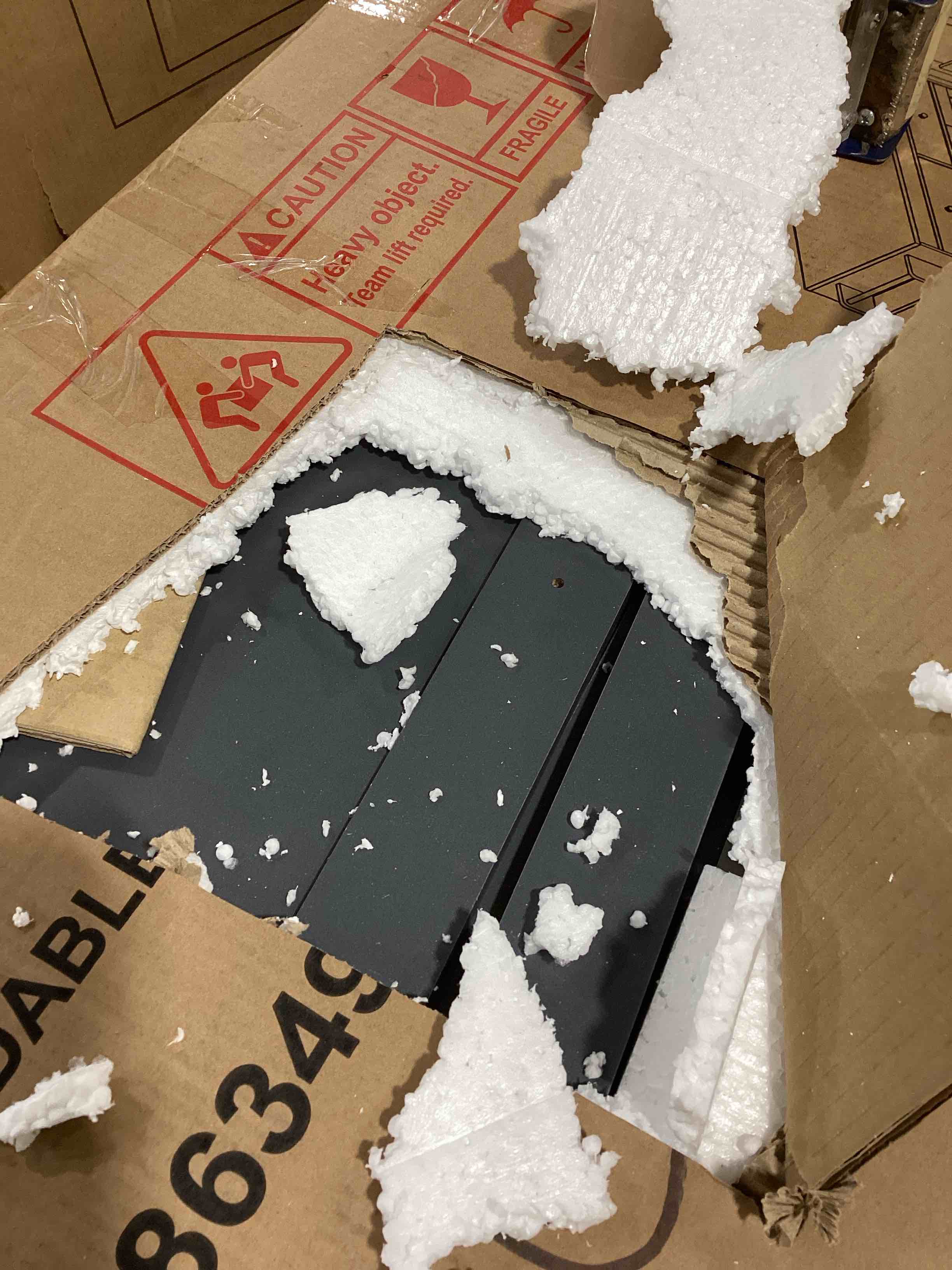 https://s3.amazonaws.com/lotting-images-prod/bidfta/PNK2595395_1753109666246.jpeg
