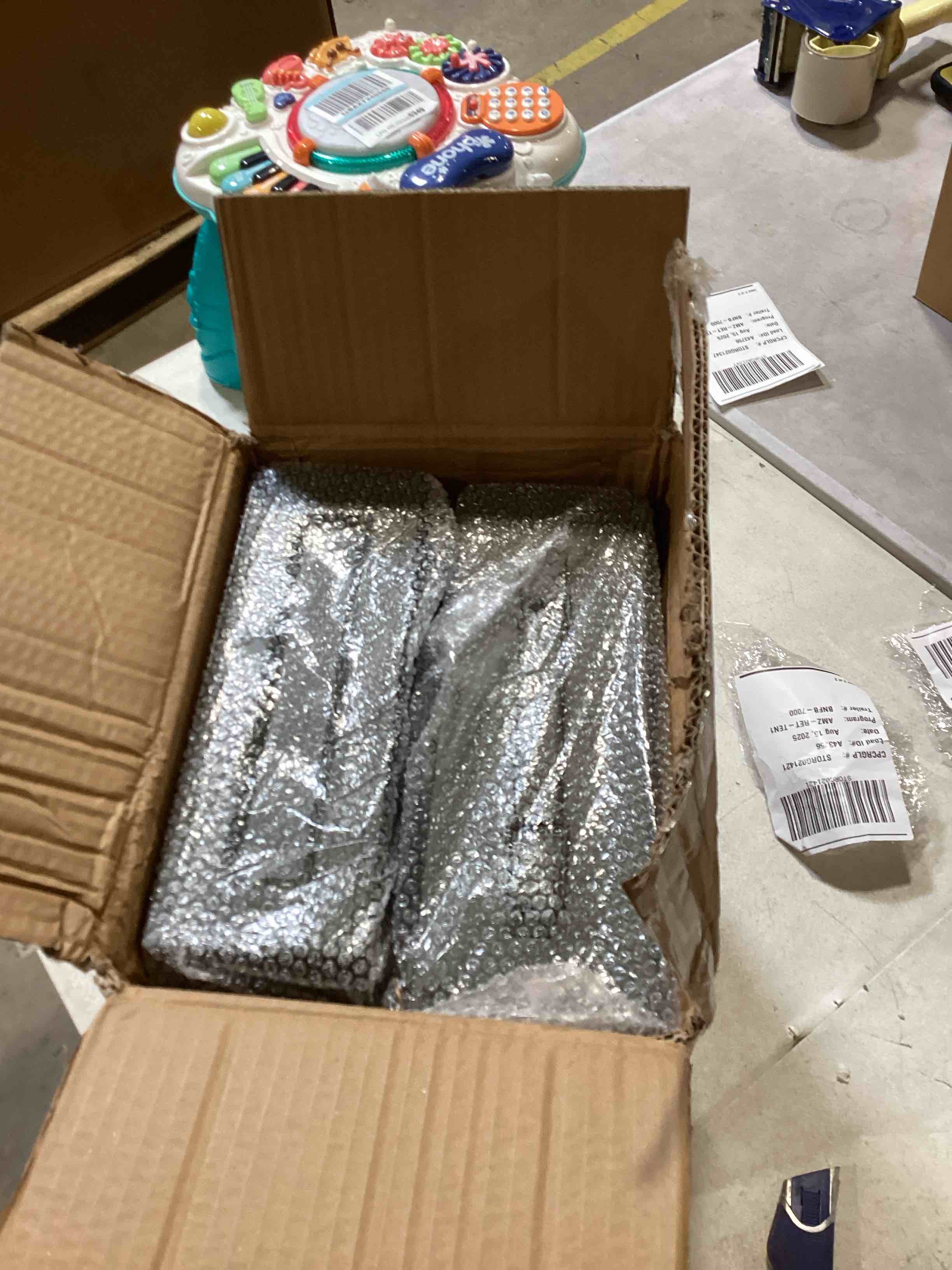 https://s3.amazonaws.com/lotting-images-prod/bidfta/PNK2597045_1755283314250.jpeg
