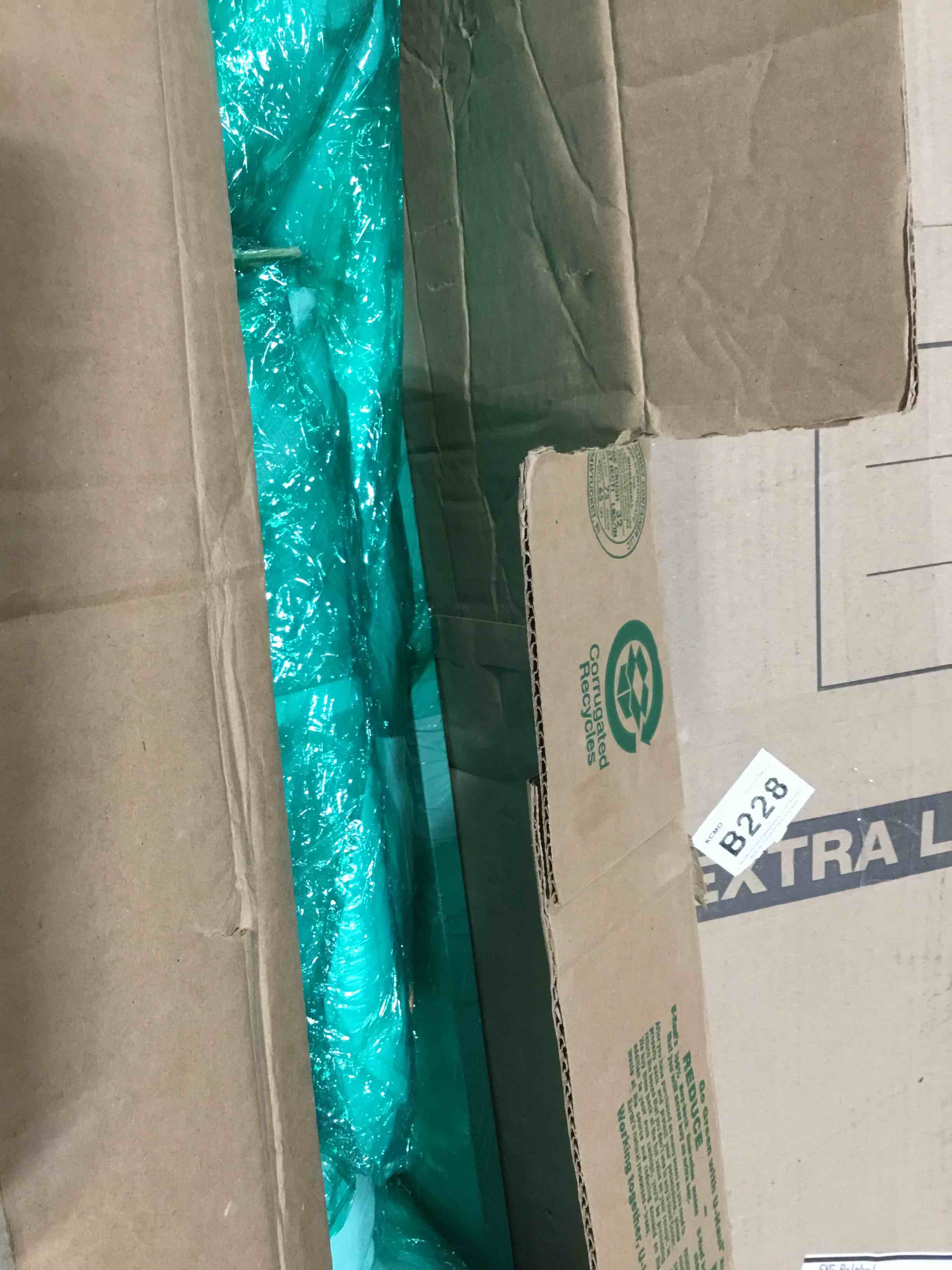 https://s3.amazonaws.com/lotting-images-prod/bidfta/PNK2599063_1752249358823.jpeg