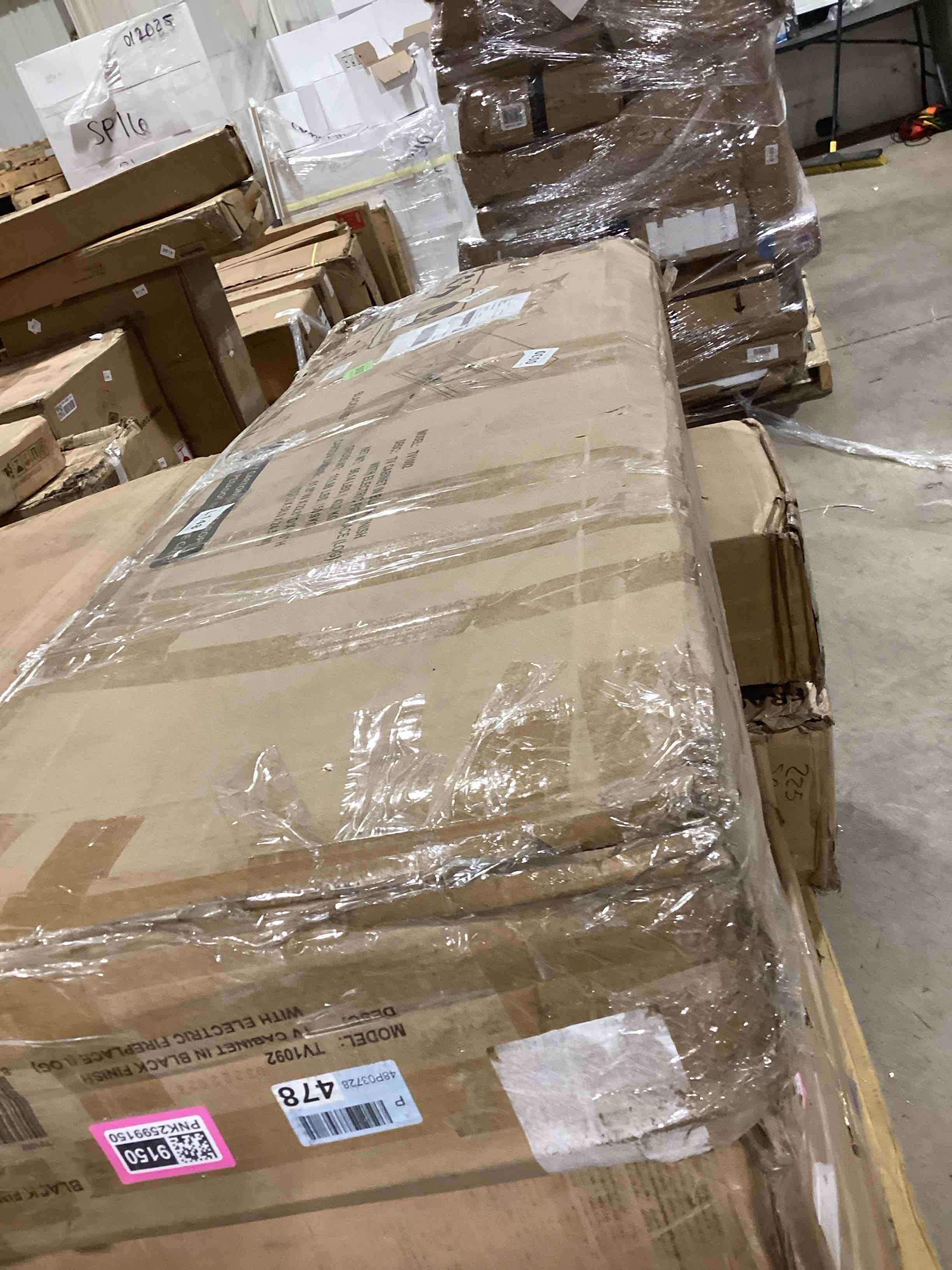 https://s3.amazonaws.com/lotting-images-prod/bidfta/PNK2599150_1752500810199.jpeg