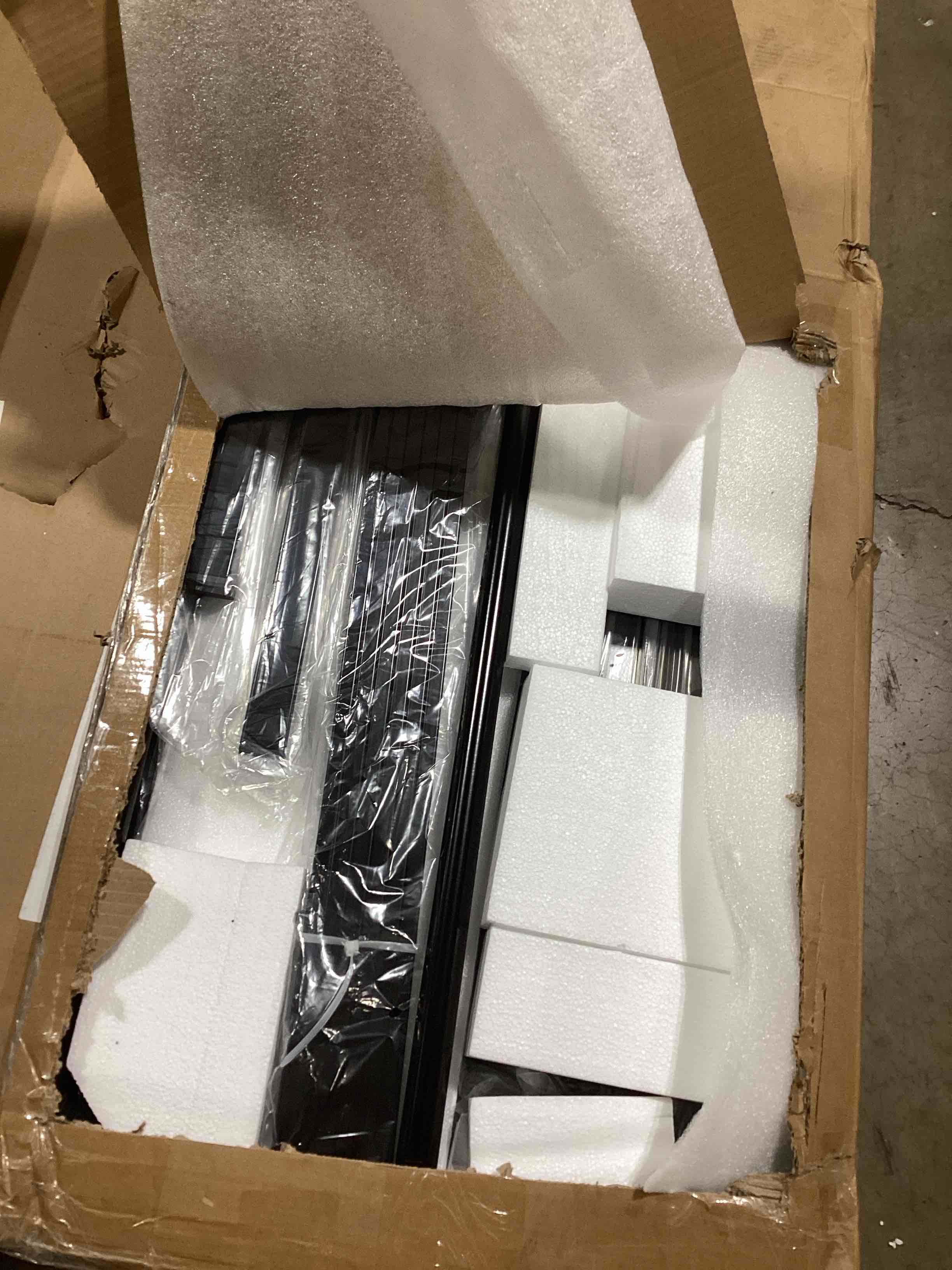 https://s3.amazonaws.com/lotting-images-prod/bidfta/PNK2599162_1752495465140.jpeg