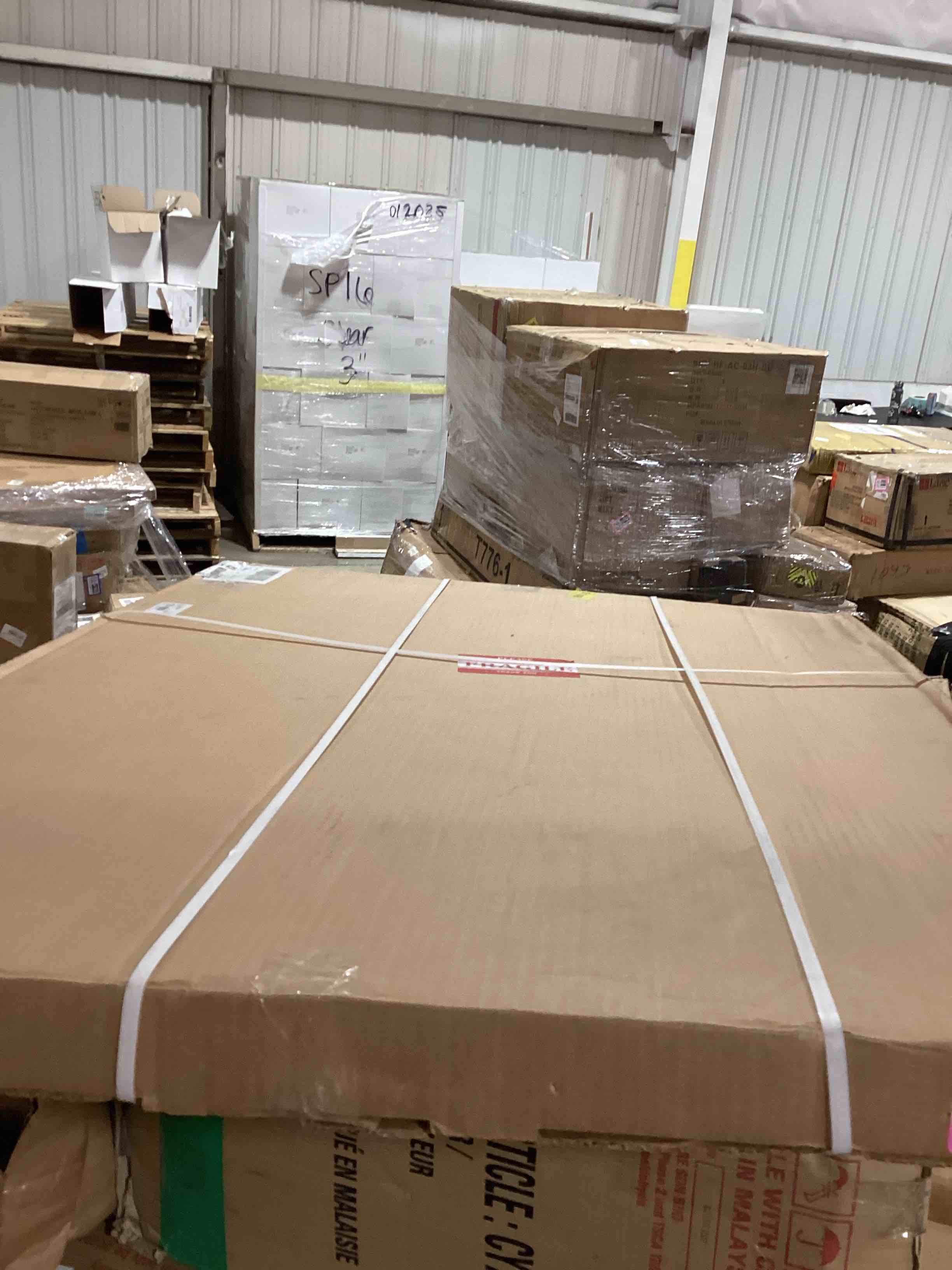 https://s3.amazonaws.com/lotting-images-prod/bidfta/PNK2599467_1752850341446.jpeg