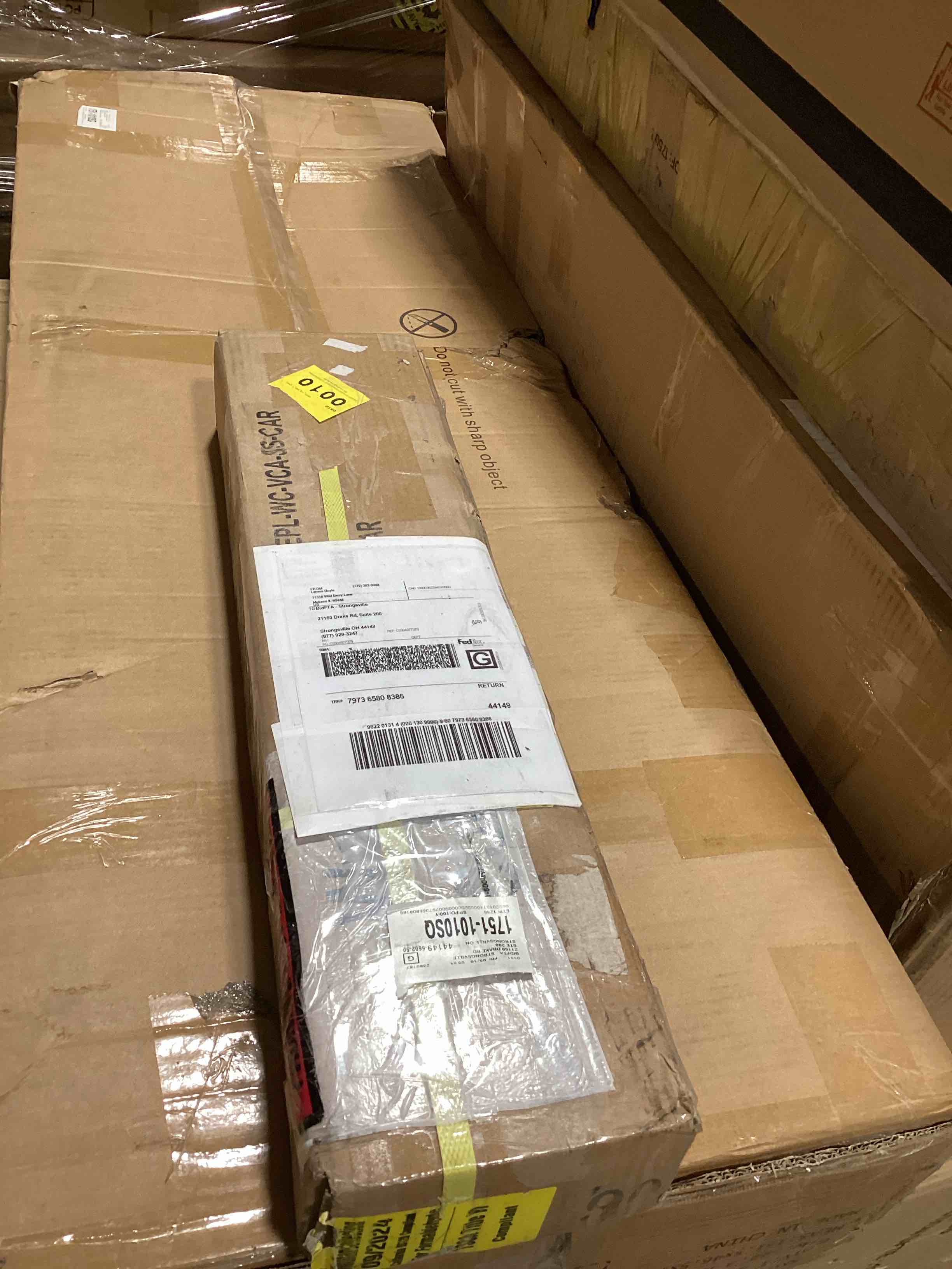 https://s3.amazonaws.com/lotting-images-prod/bidfta/PNK2599491_1752842113627.jpeg