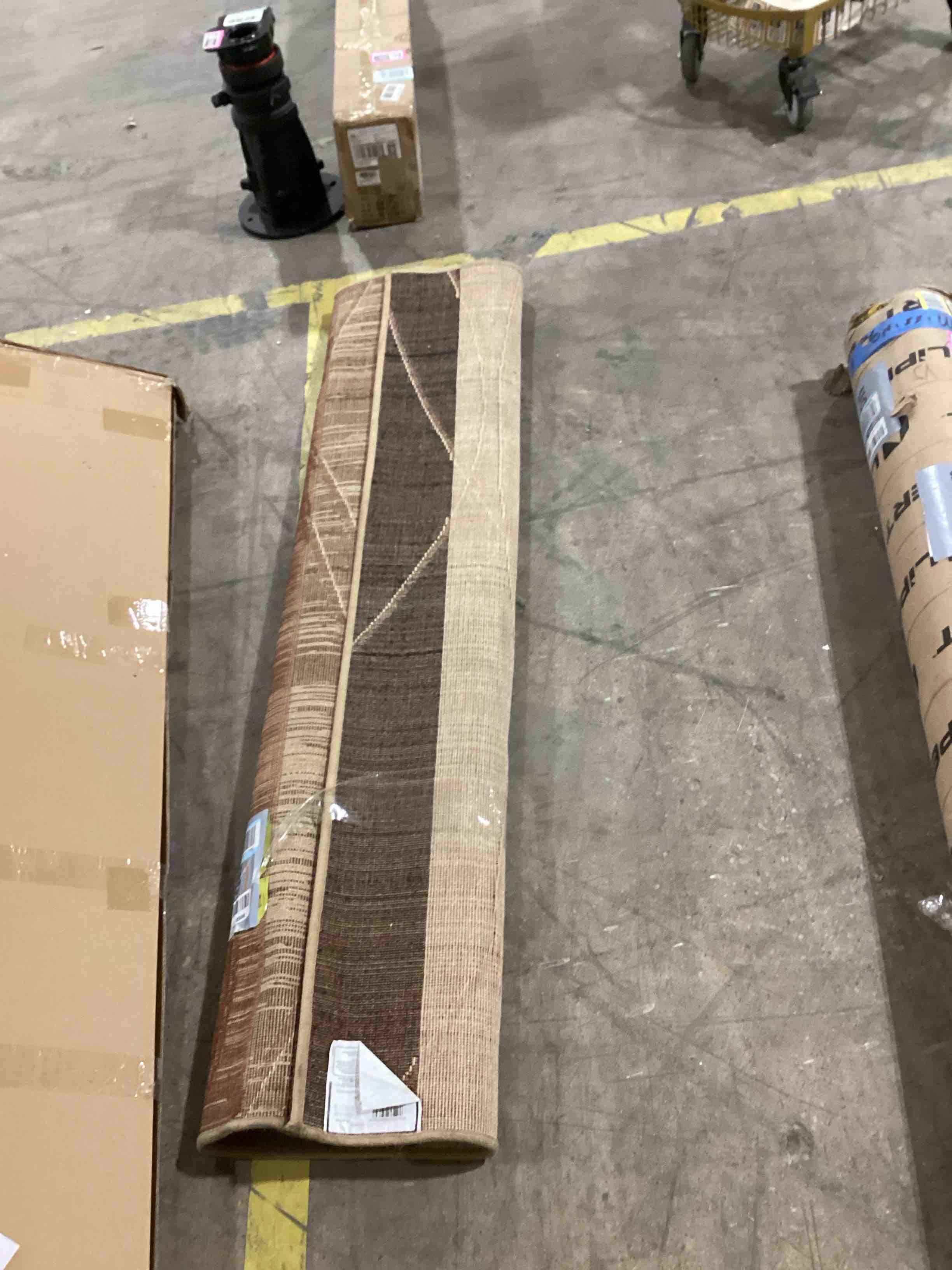 Condition photo showing Good Condition for JONATHAN Y Checkerboard High-Low Indoor Area Rug 8X10 Beige/Cream, Thea Modern Geometric for Living Room, Bedroom, Kitchen, Office, Easy-Cleaning, High Traffic, Pet-Friendly, Non-Shedding SND103A-8 Beige/Cream 7'10" x 10' (Rectangular)