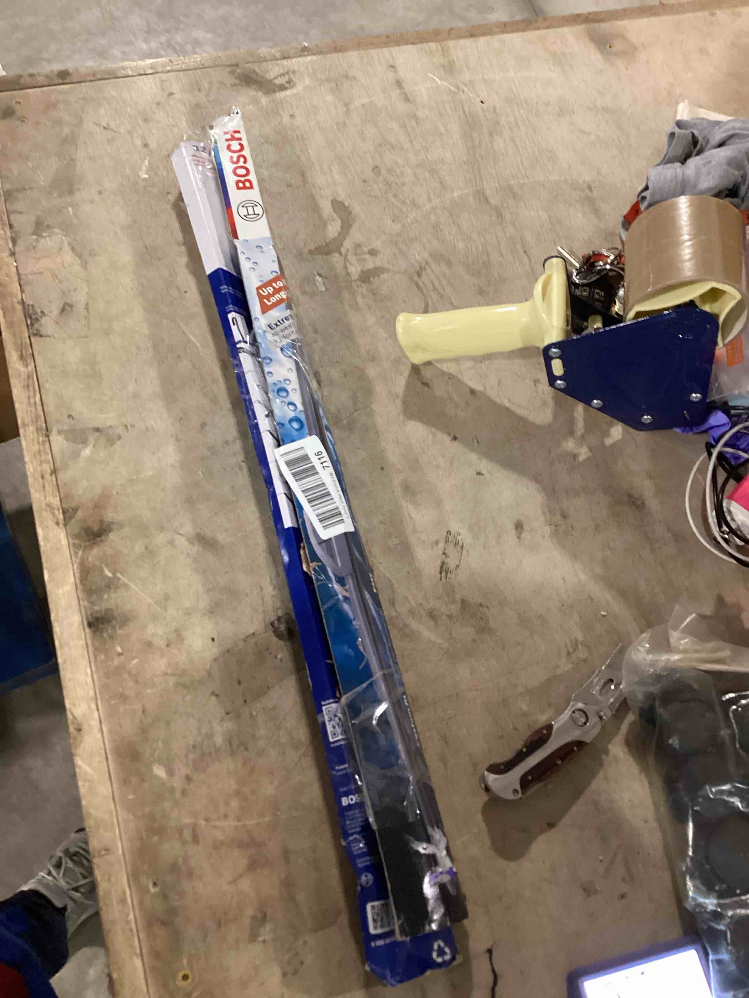 Condition photo showing As Is for BOSCH 24A22A ICON Beam Wiper Blades - Driver and Passenger Side - Set of 2 Blades (24A & 22A) Front (24A & 22A) ICON Combo Pack (Front)