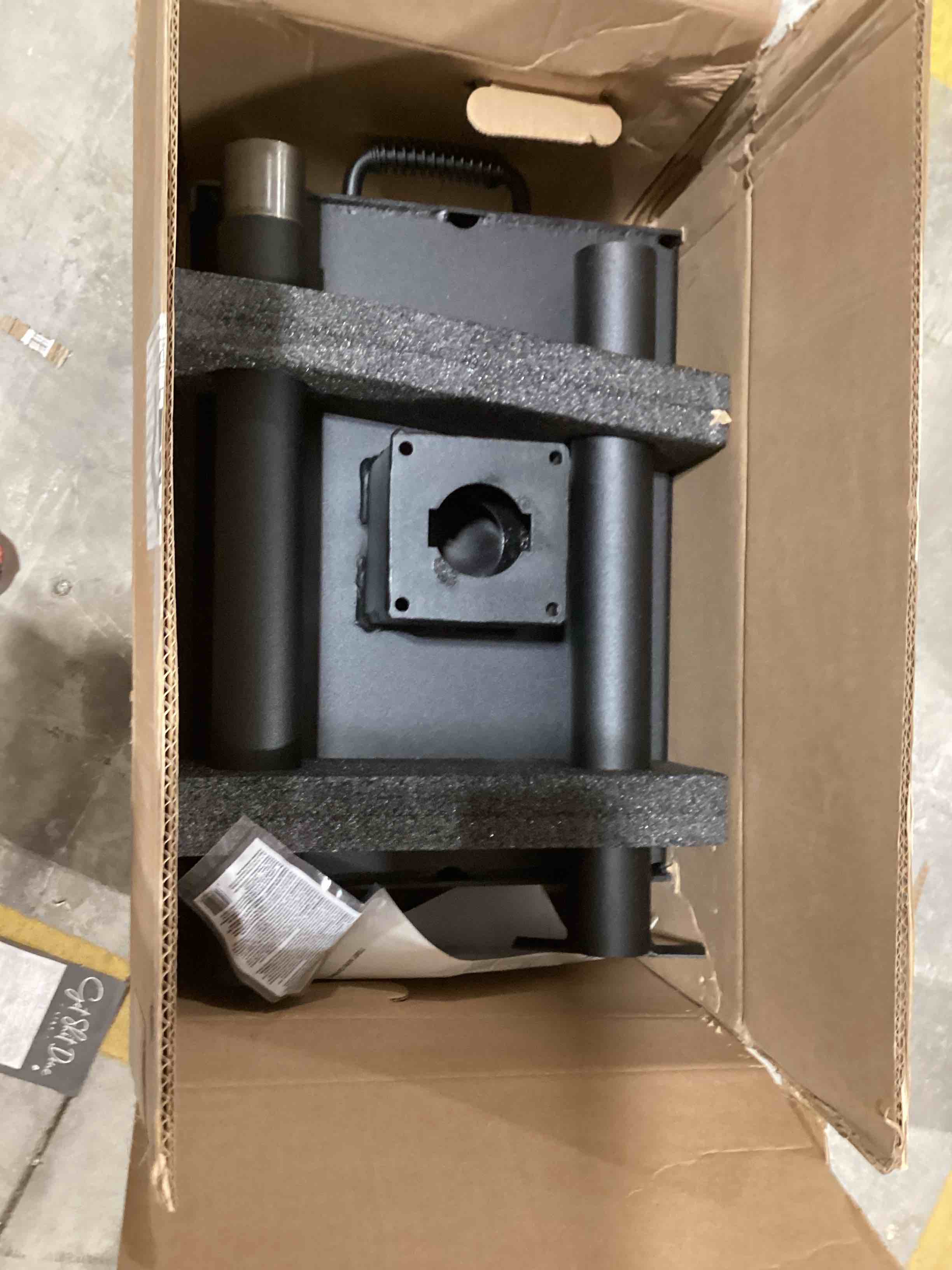 Condition photo showing New/Like New for Commercial Grade Park Grill – Heavy-Duty Steel with 300 Sq Inch Cooking Grate, 360° Swivel Post, Made in the USA by Jamestown Advanced Products