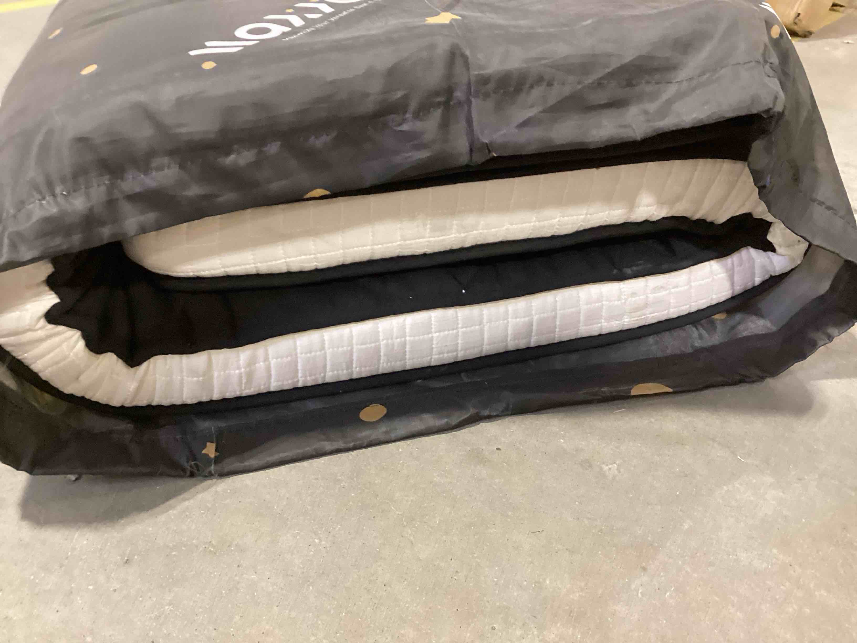 Condition photo showing Good Condition for MAXYOYO Japanese Floor Futon Mattress King Size, Floor Bed for Adults, Roll Up Folding Mattress, Diamond Patterned Japanese Futon Bed, Black Diamond Black King