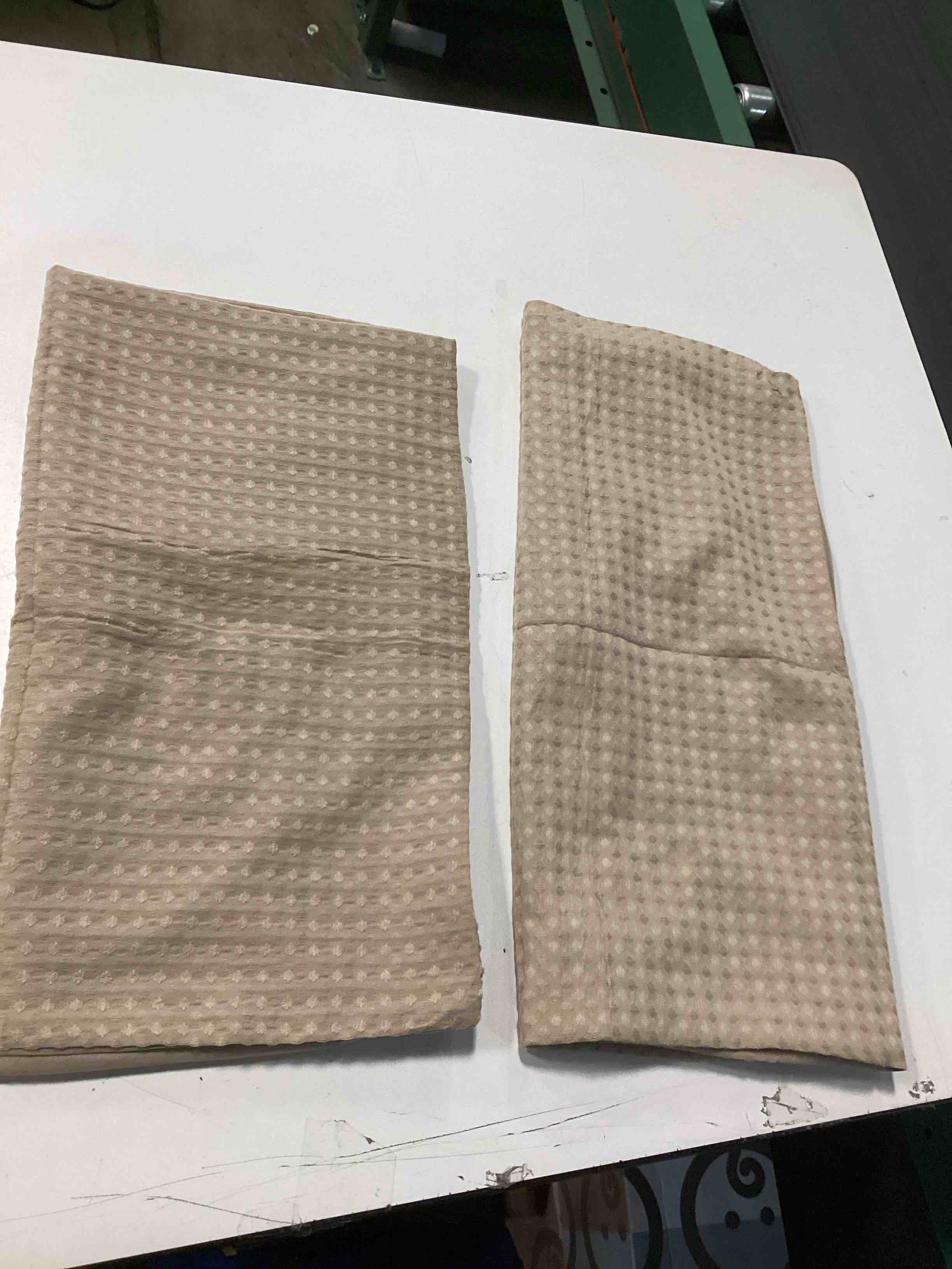 Condition photo showing Good Condition for Bedsure Waffle Comforter Set Queen, Soft and Breathable Linen Bedding Comforter Set, 3 Pieces, 1 Waffle Weave Comforter (90"x90") and 2 Pillowcases (20"x26") (SIMILAR)