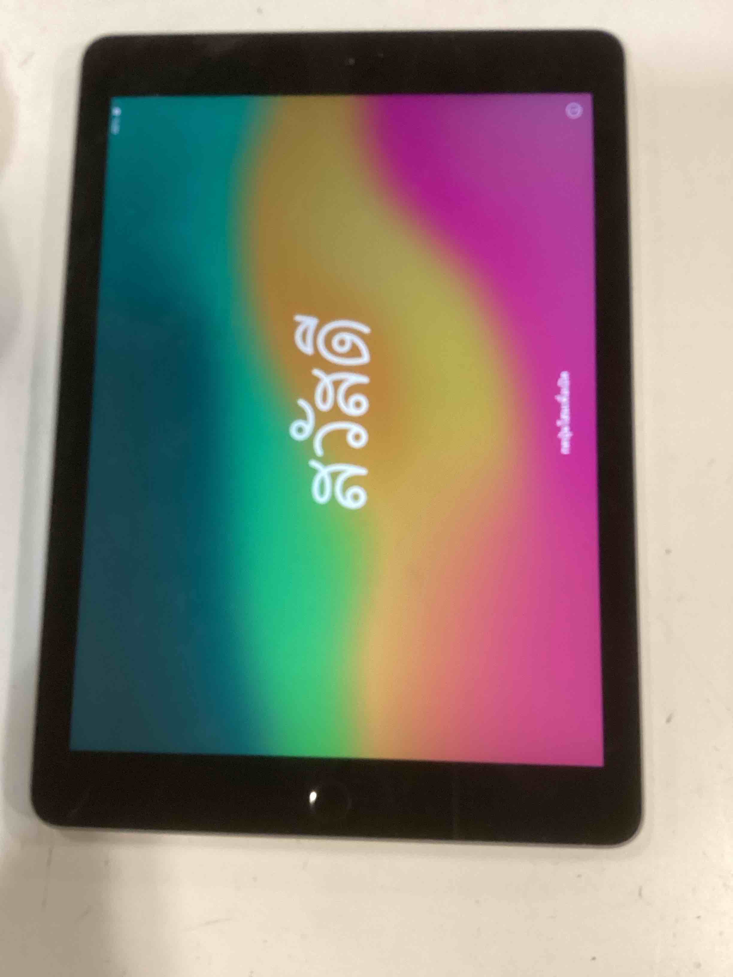 https://s3.amazonaws.com/lotting-images-prod/bidfta/PNK2629918_1770930169492.jpeg