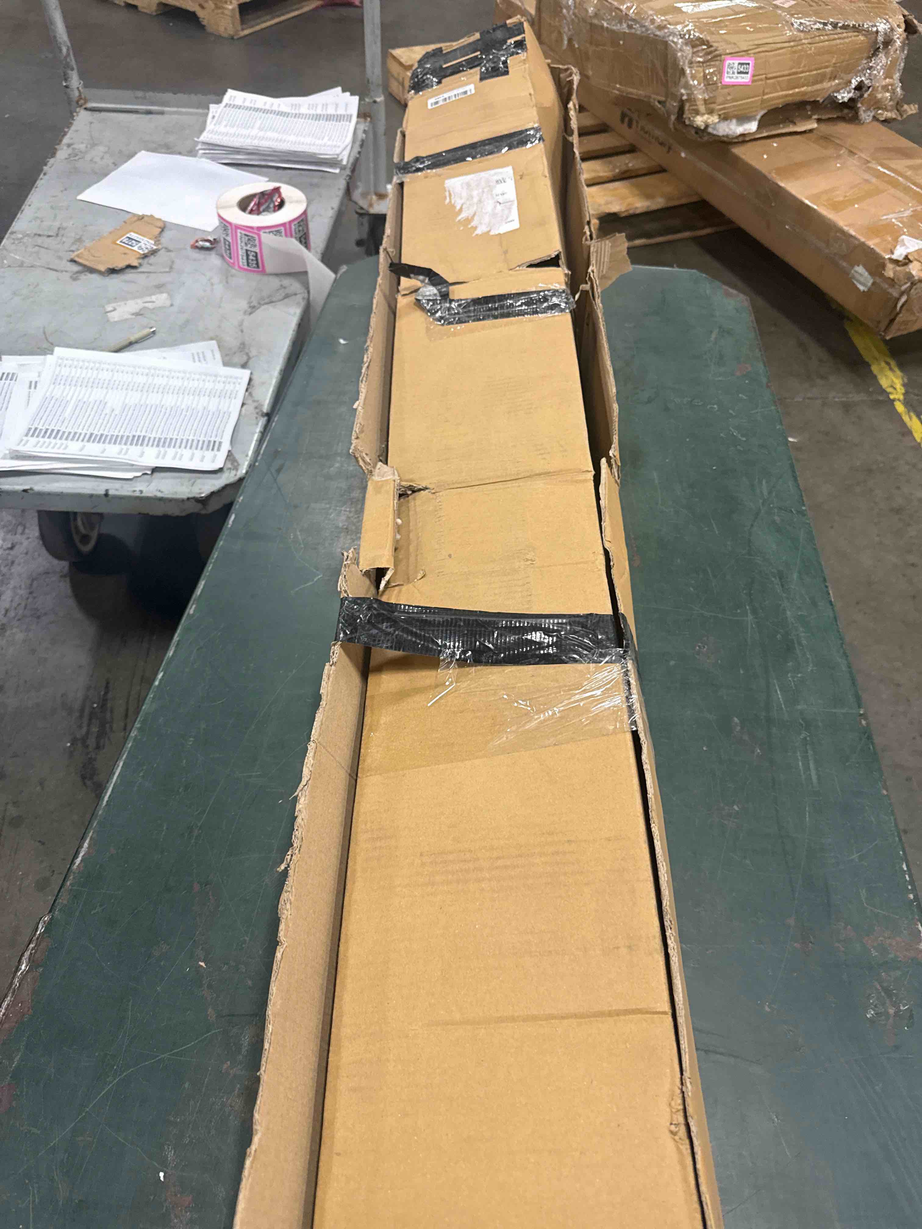 https://s3.amazonaws.com/lotting-images-prod/bidfta/PNK2675434_1759769759456.jpeg