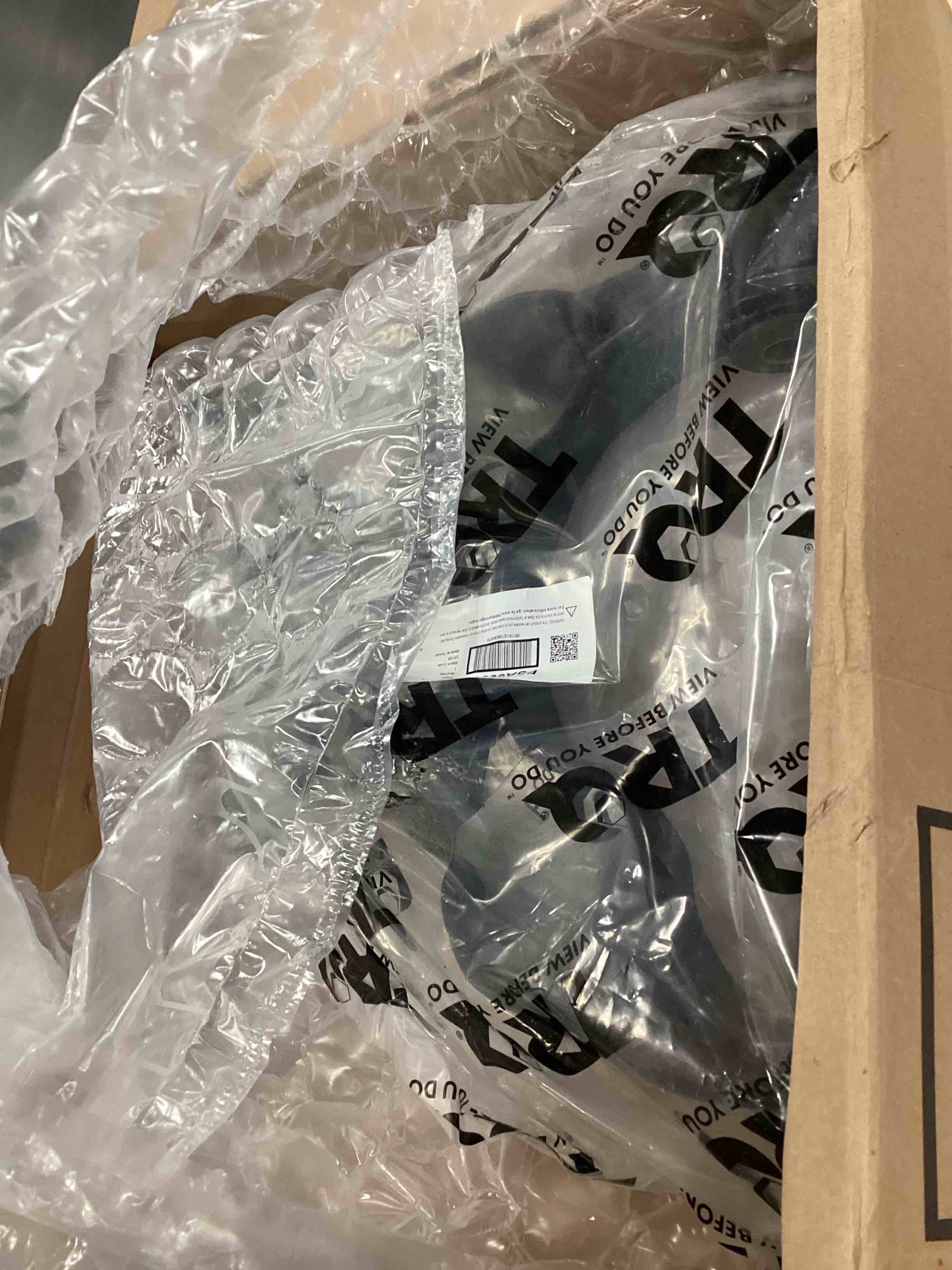 https://s3.amazonaws.com/lotting-images-prod/bidfta/PNK2676438_1761048300692.jpeg