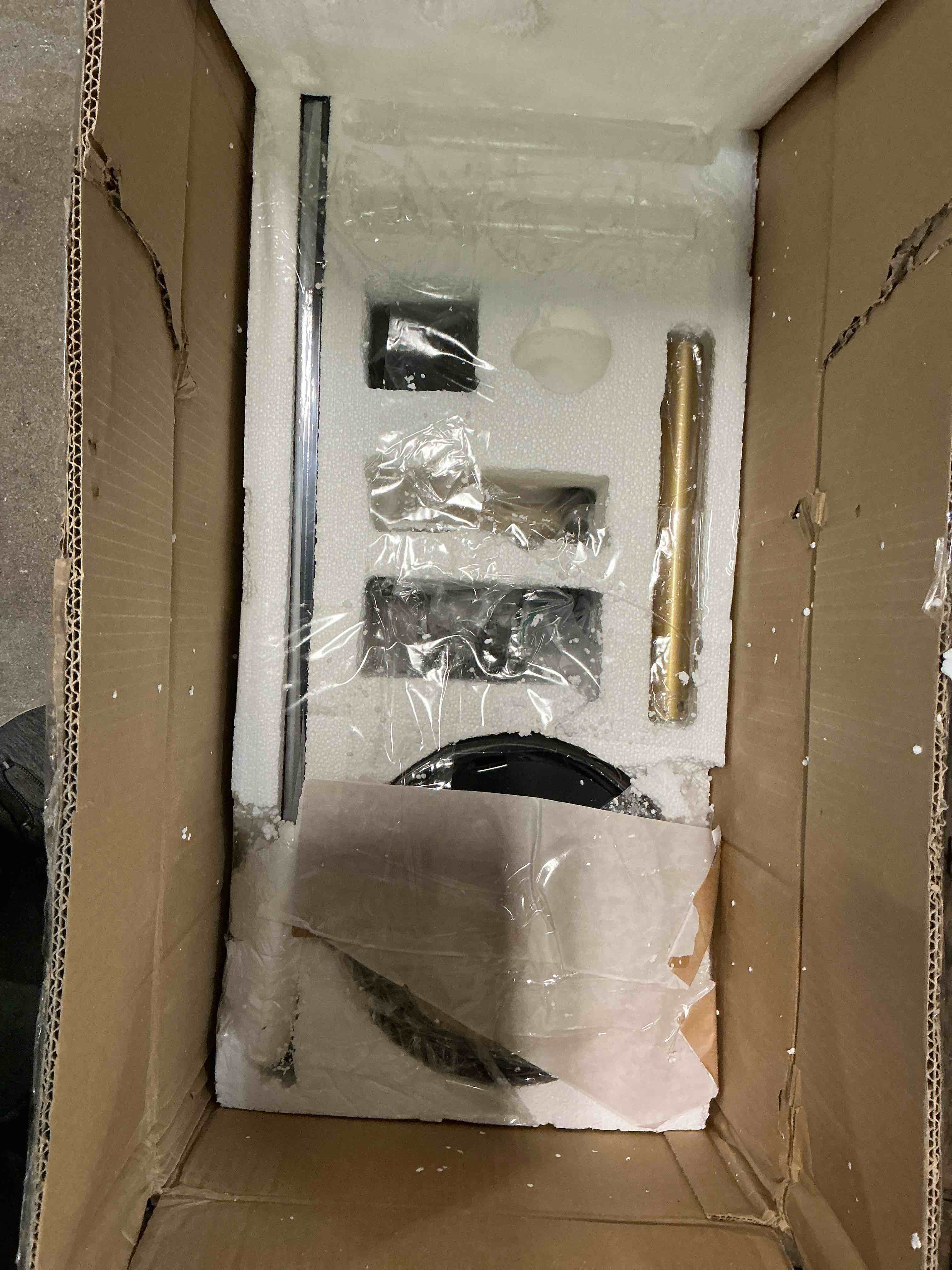 Condition photo showing As Is for SKU: TLCFLS-4014 QTY:1 SET/CTN G.W.:8.76 KG MEAS:77X34X29.5 CM MADE IN CHINA