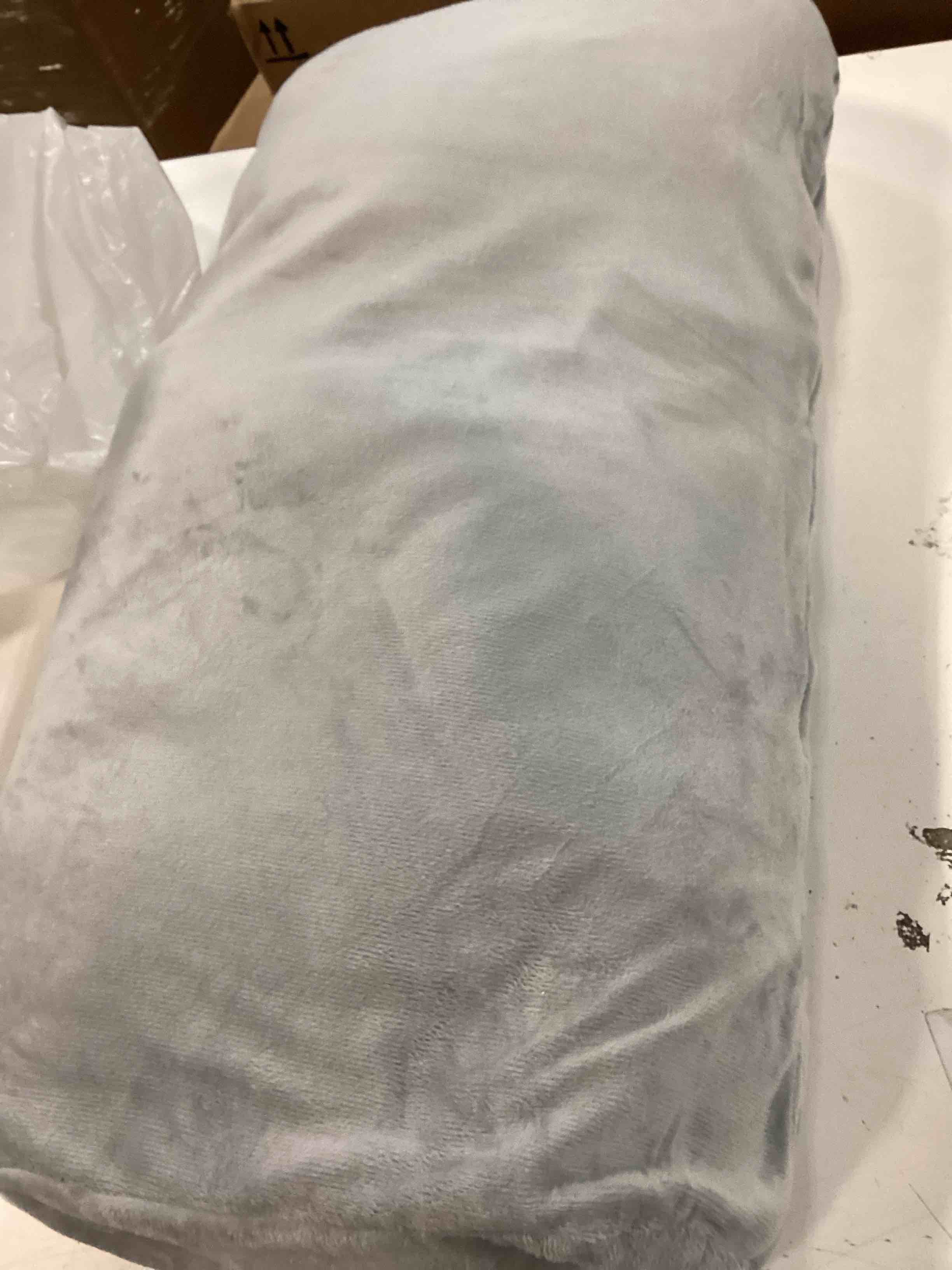 Condition photo showing Good Condition for (similar)Buckwheat Neck Support Pillow Cervical Neck Cylinder Bolster Pillow,Buckwheat Hulls Adjustable Roll Pillow,Neck Pain Relief for Back and Side Sleepers Round Pillows for Lunch Break Grey, 6*15 inch