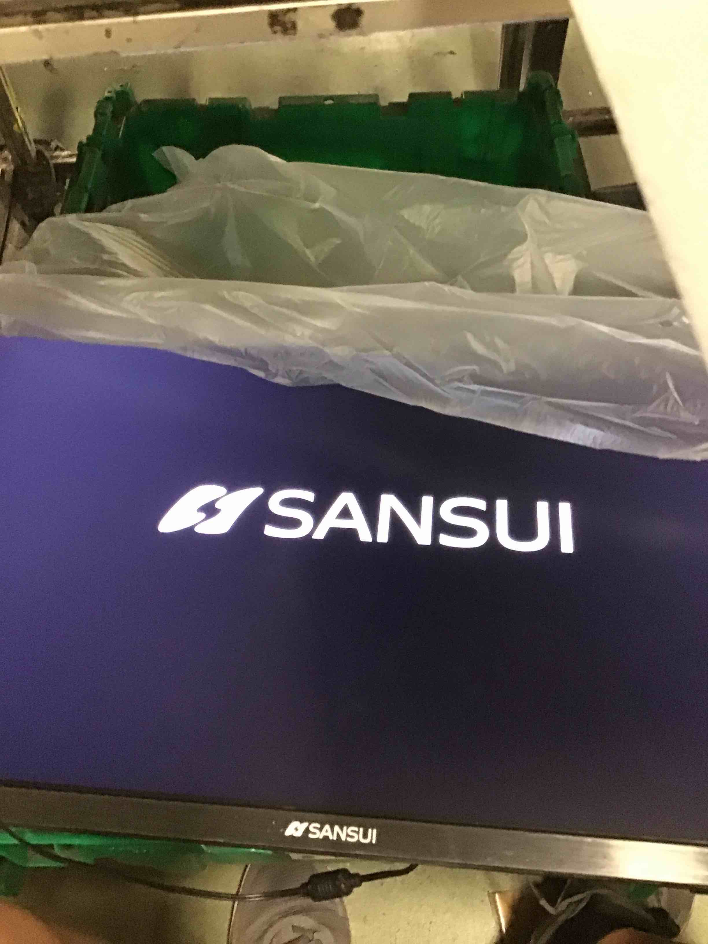 https://s3.amazonaws.com/lotting-images-prod/bidfta/PNK3224101_1755798485110.jpeg