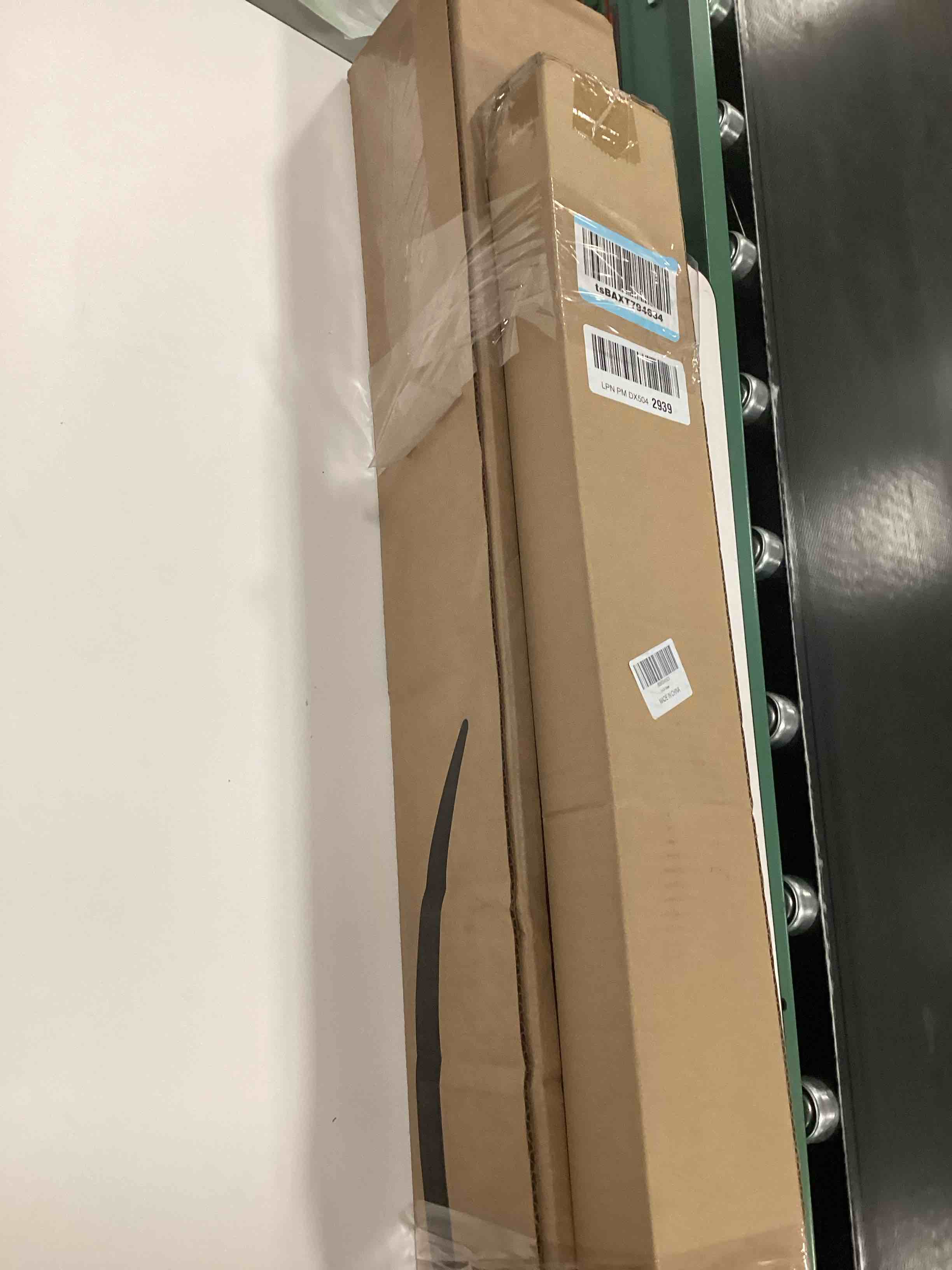 https://s3.amazonaws.com/lotting-images-prod/bidfta/PNK3227530_1755692494167.jpeg