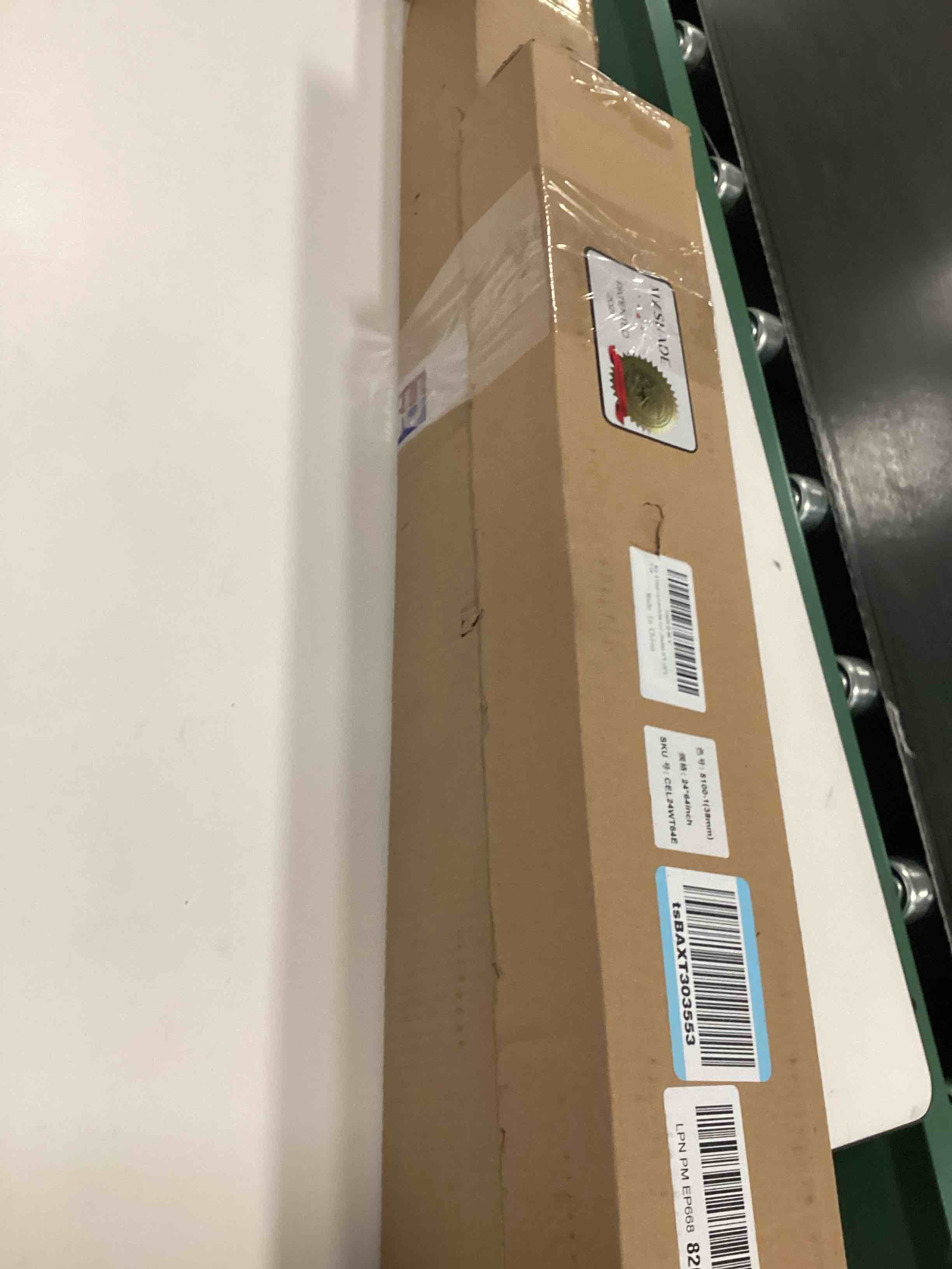 https://s3.amazonaws.com/lotting-images-prod/bidfta/PNK3227797_1755788252679.jpeg