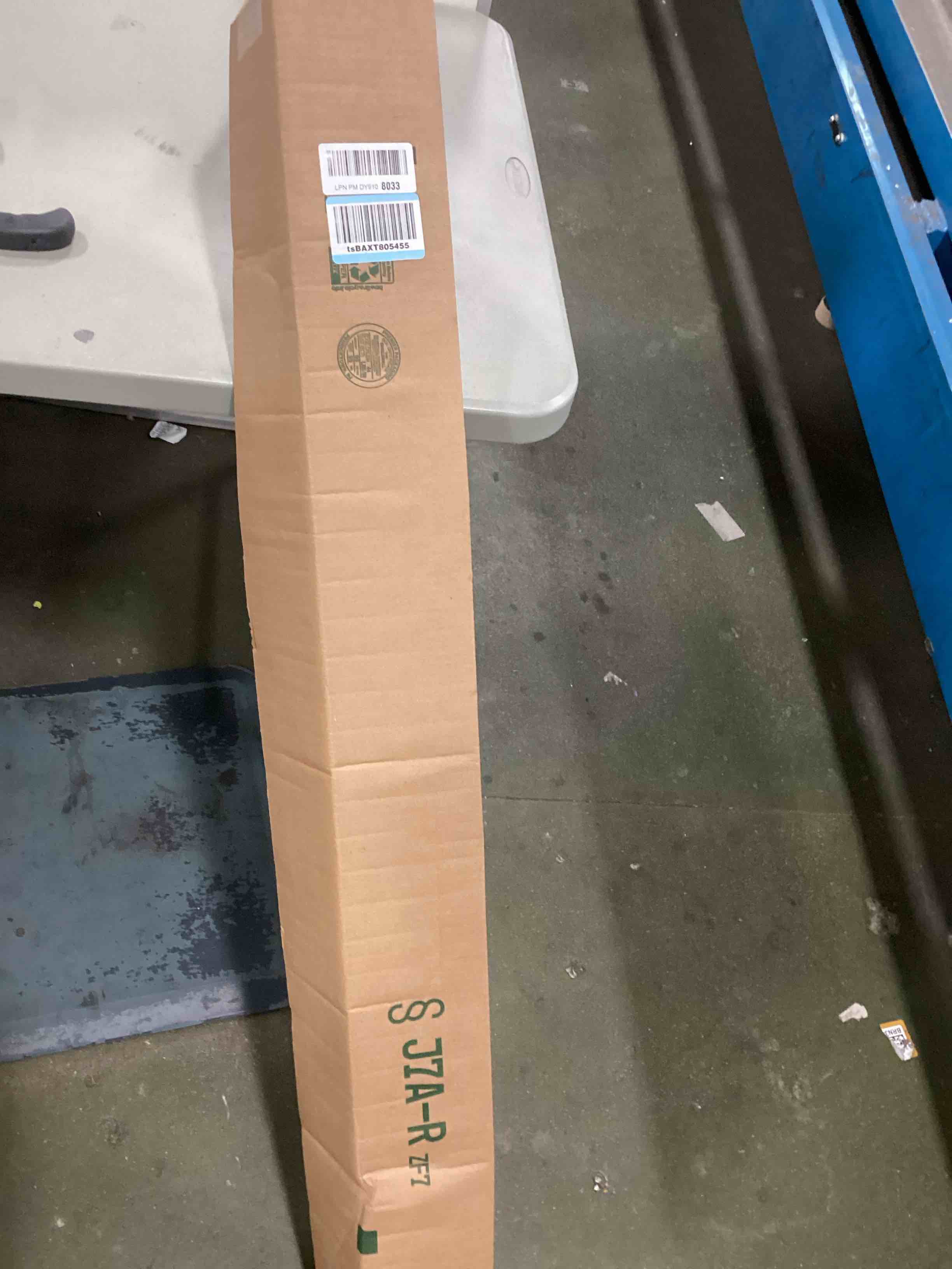 https://s3.amazonaws.com/lotting-images-prod/bidfta/PNK3265253_1752672213907.jpeg