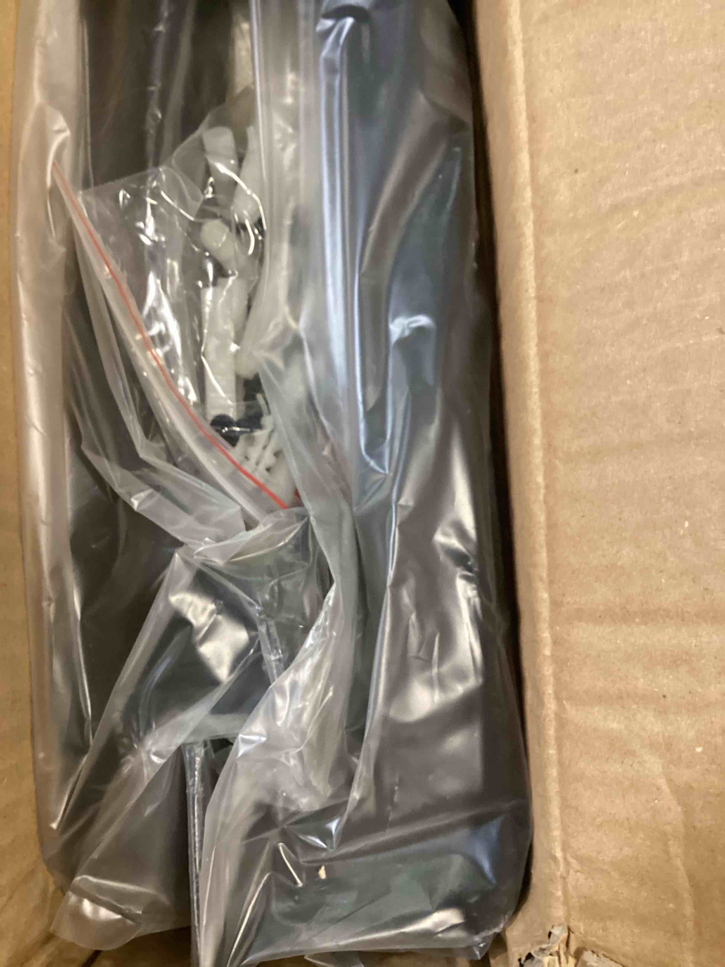 https://s3.amazonaws.com/lotting-images-prod/bidfta/PNK3271007_1752766675274.jpeg