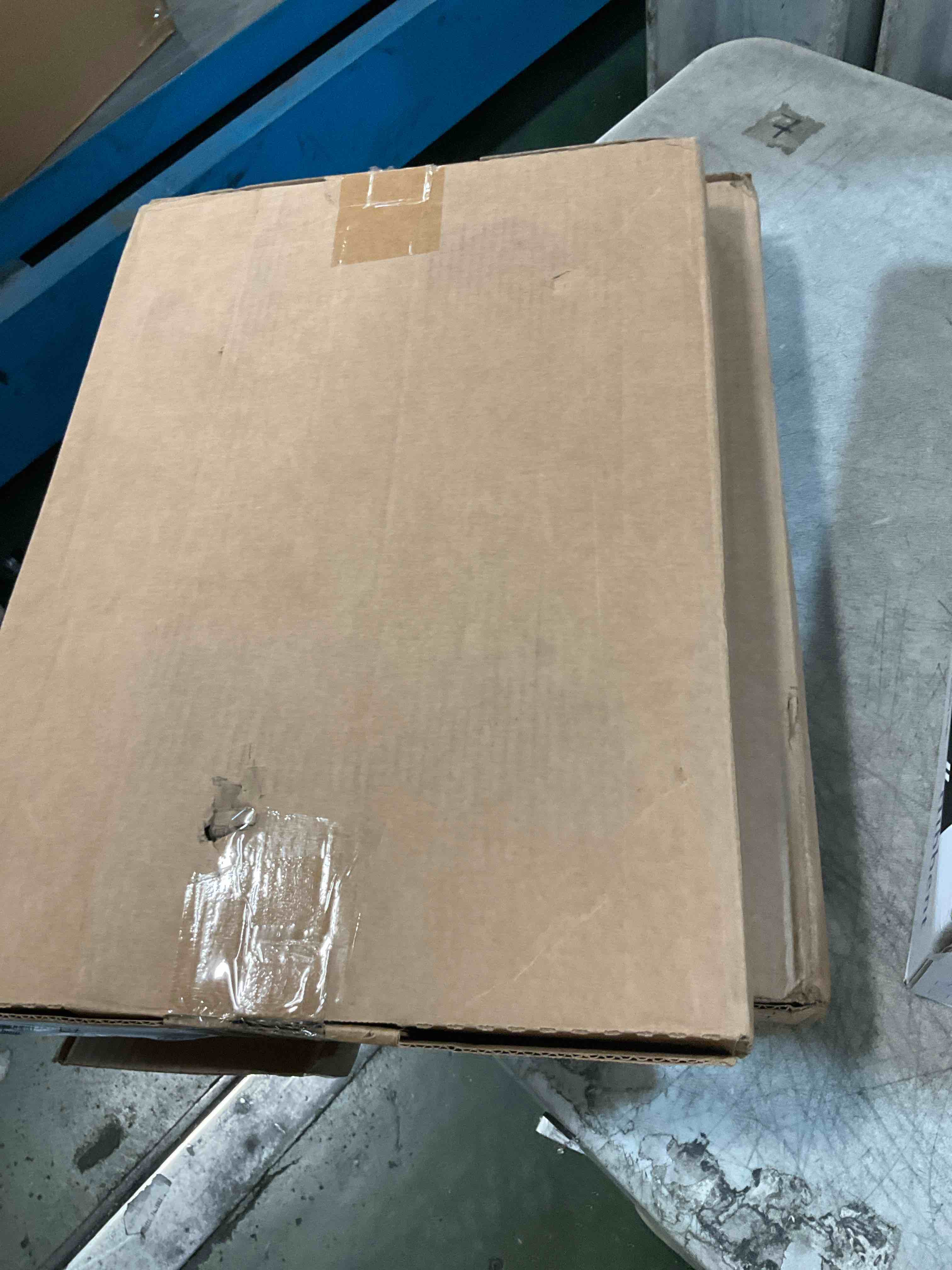 https://s3.amazonaws.com/lotting-images-prod/bidfta/PNK3271339_1752868664554.jpeg