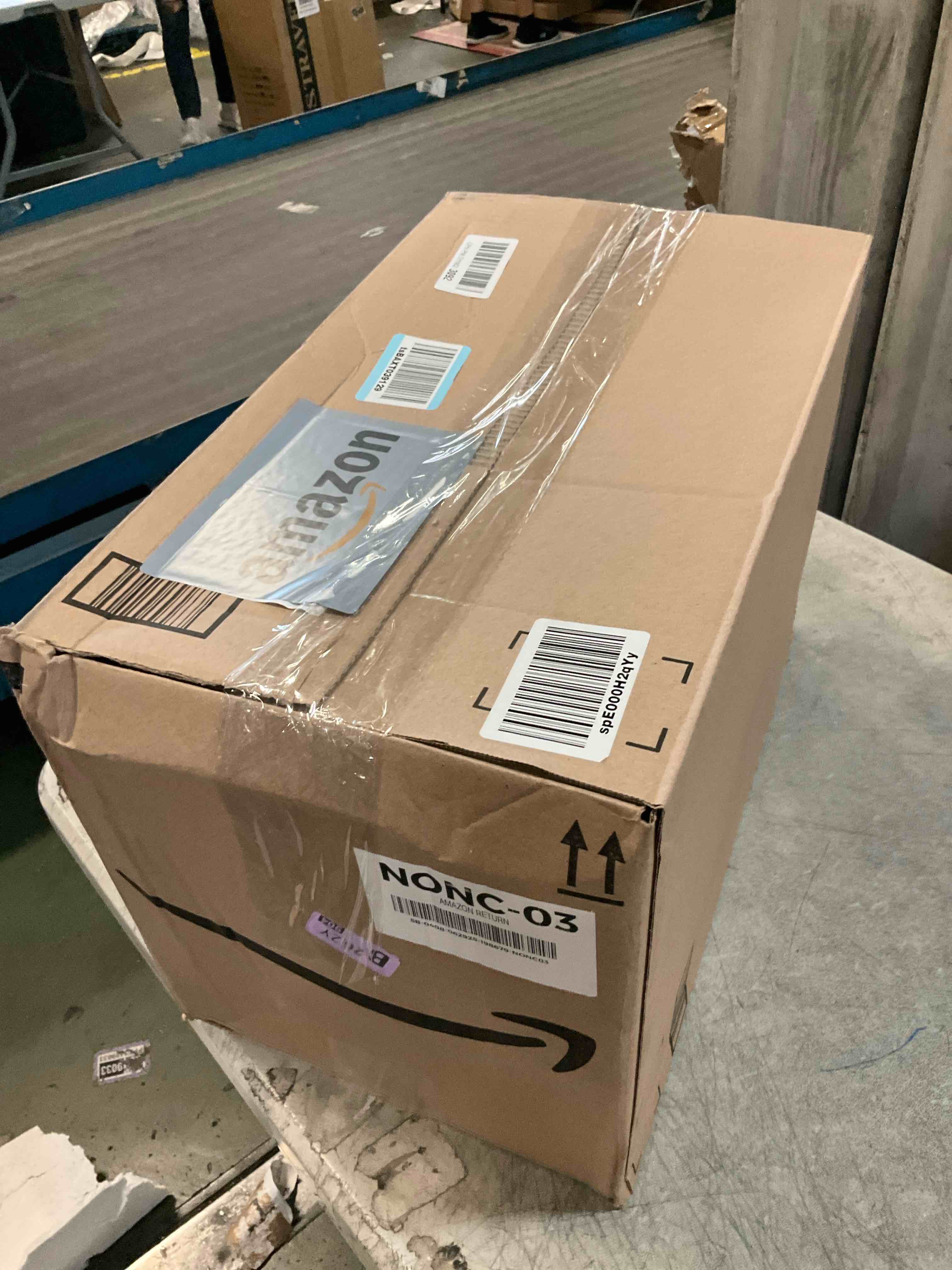 https://s3.amazonaws.com/lotting-images-prod/bidfta/PNK3271893_1753281640022.jpeg