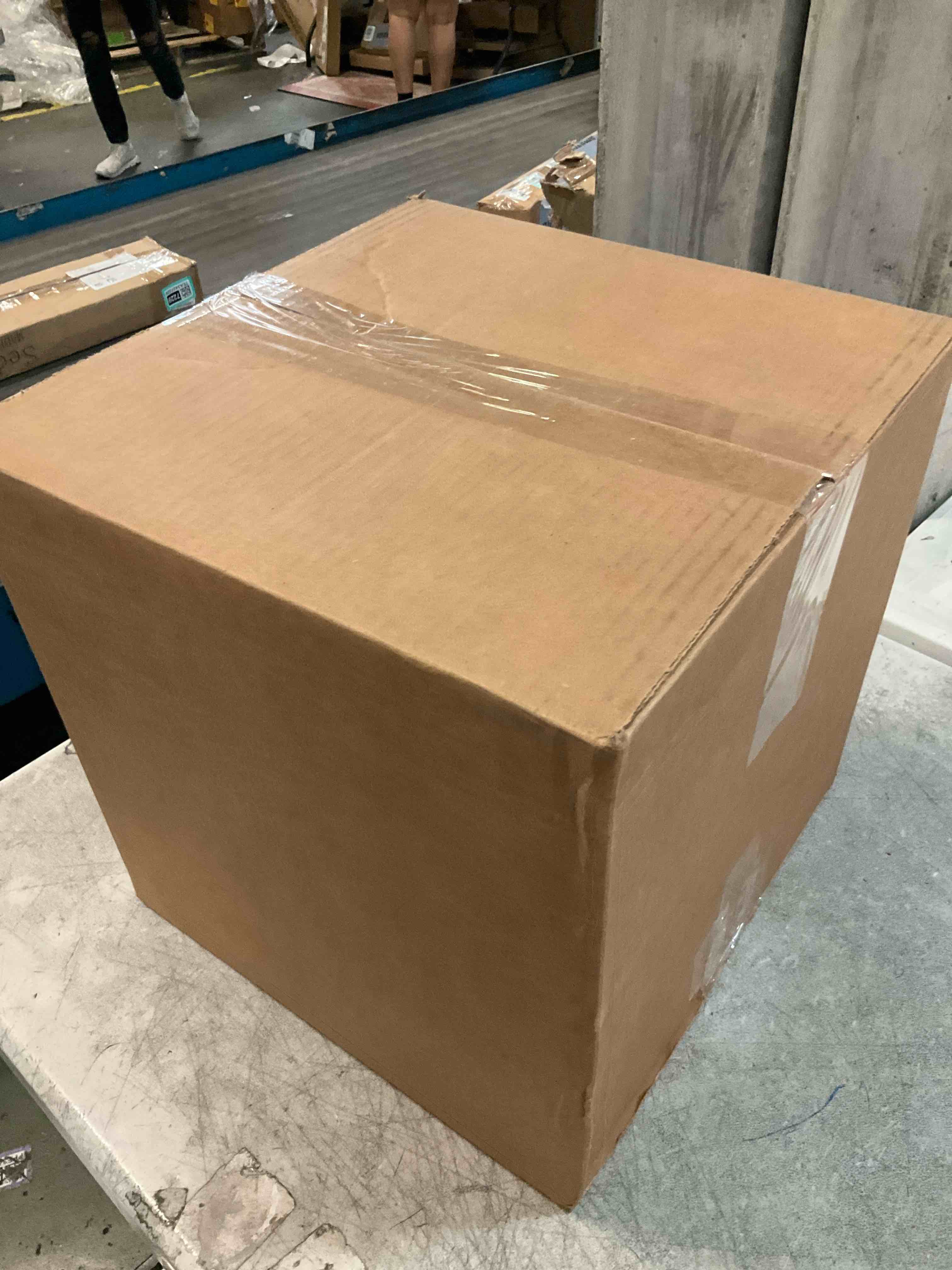 https://s3.amazonaws.com/lotting-images-prod/bidfta/PNK3271894_1753281686423.jpeg