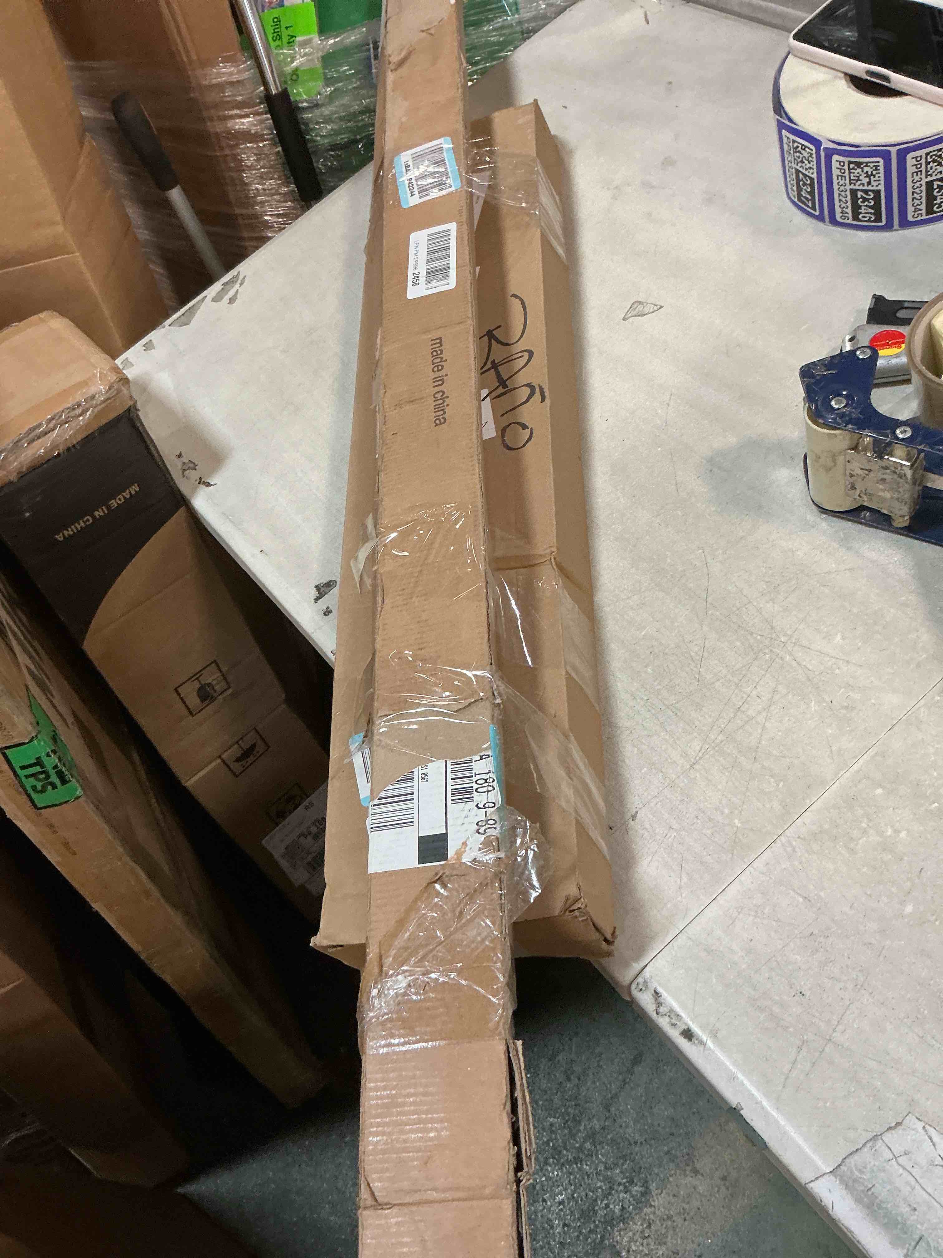 https://s3.amazonaws.com/lotting-images-prod/bidfta/PNK3276938_1754068950619.jpeg