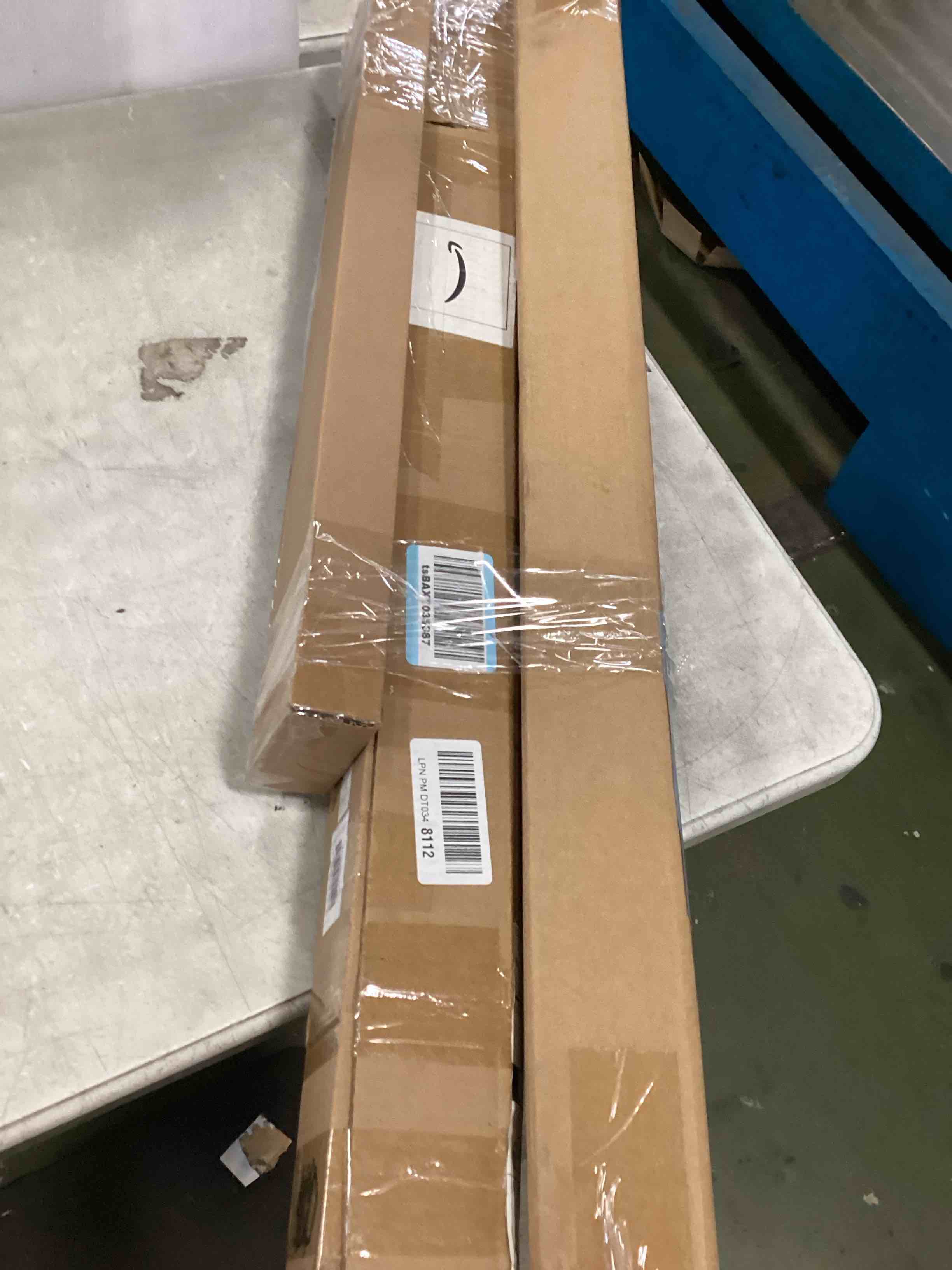 https://s3.amazonaws.com/lotting-images-prod/bidfta/PNK3277884_1753537081703.jpeg