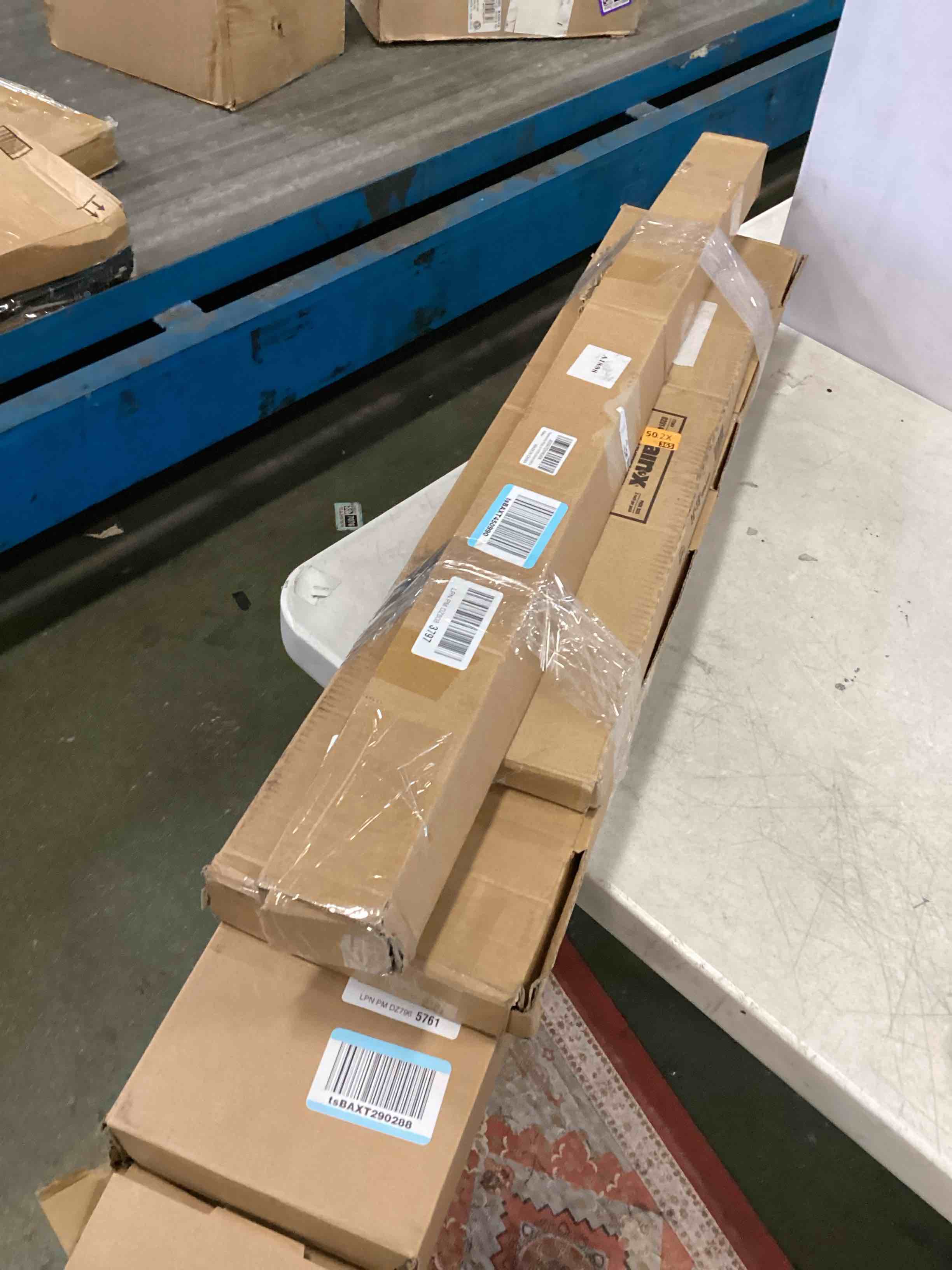 https://s3.amazonaws.com/lotting-images-prod/bidfta/PNK3295110_1752262148250.jpeg