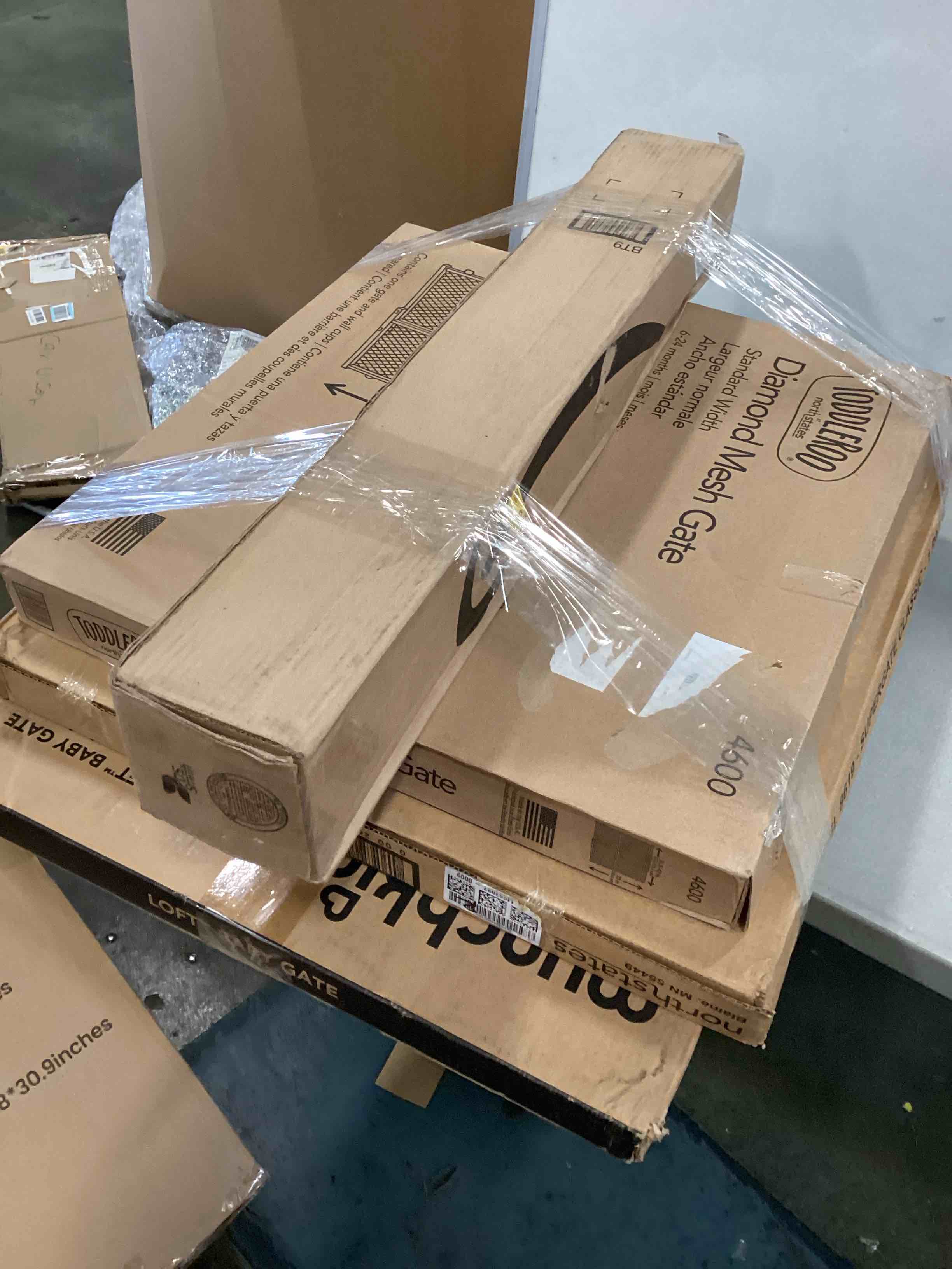 https://s3.amazonaws.com/lotting-images-prod/bidfta/PNK3295293_1752522419432.jpeg