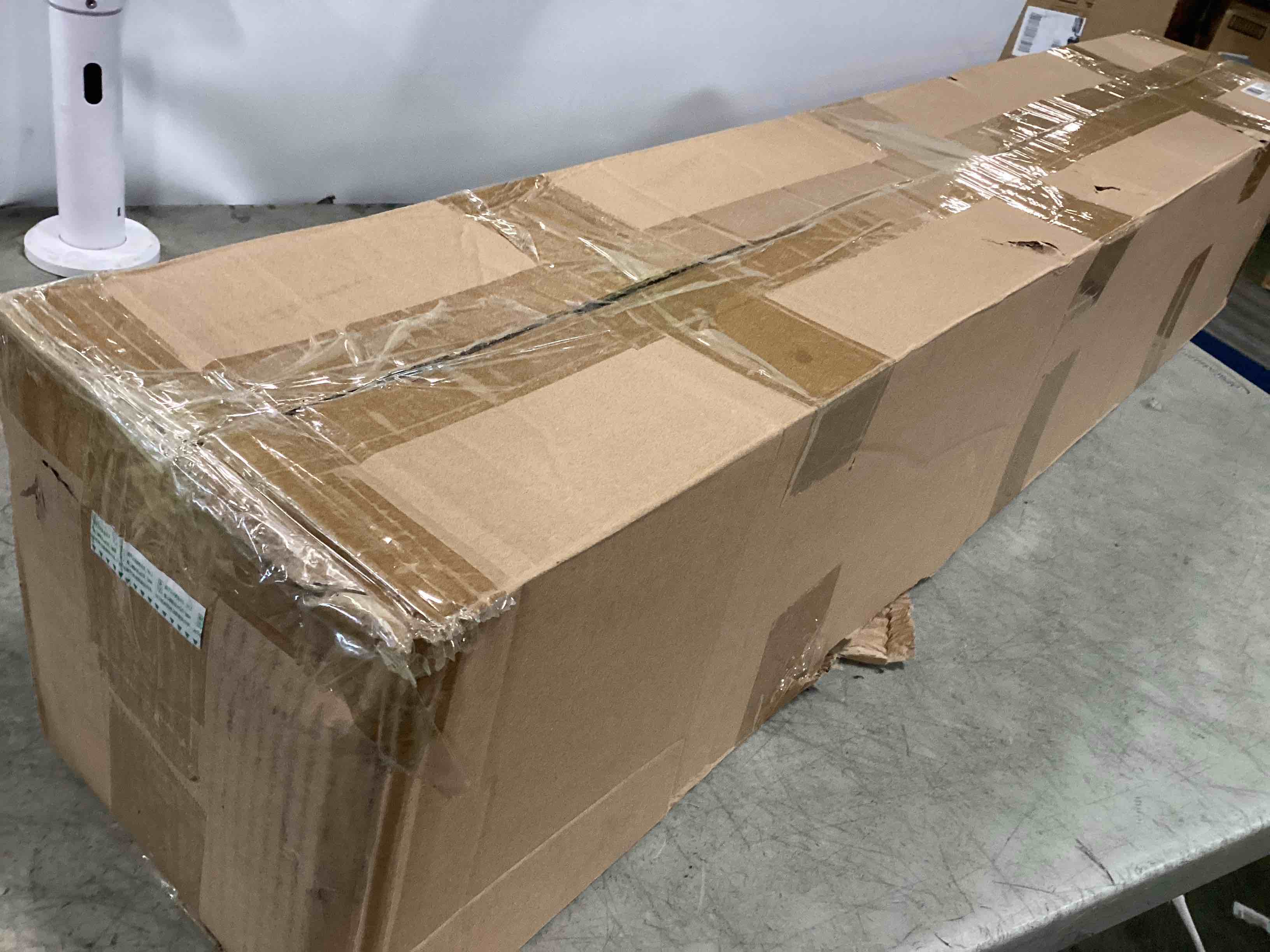 https://s3.amazonaws.com/lotting-images-prod/bidfta/PNK3298108_1751296539573.jpeg