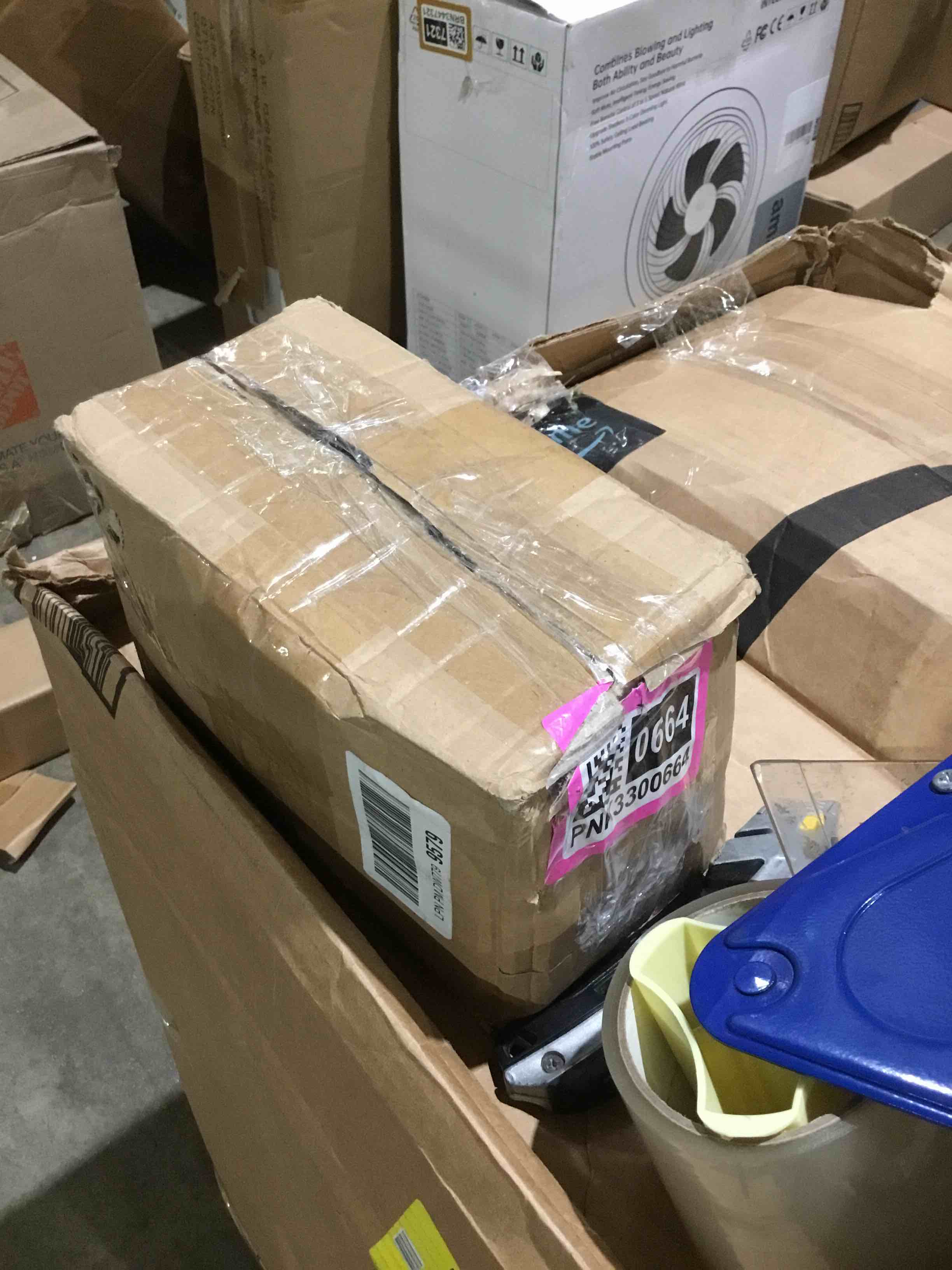 https://s3.amazonaws.com/lotting-images-prod/bidfta/PNK3300664_1753292979163.jpeg