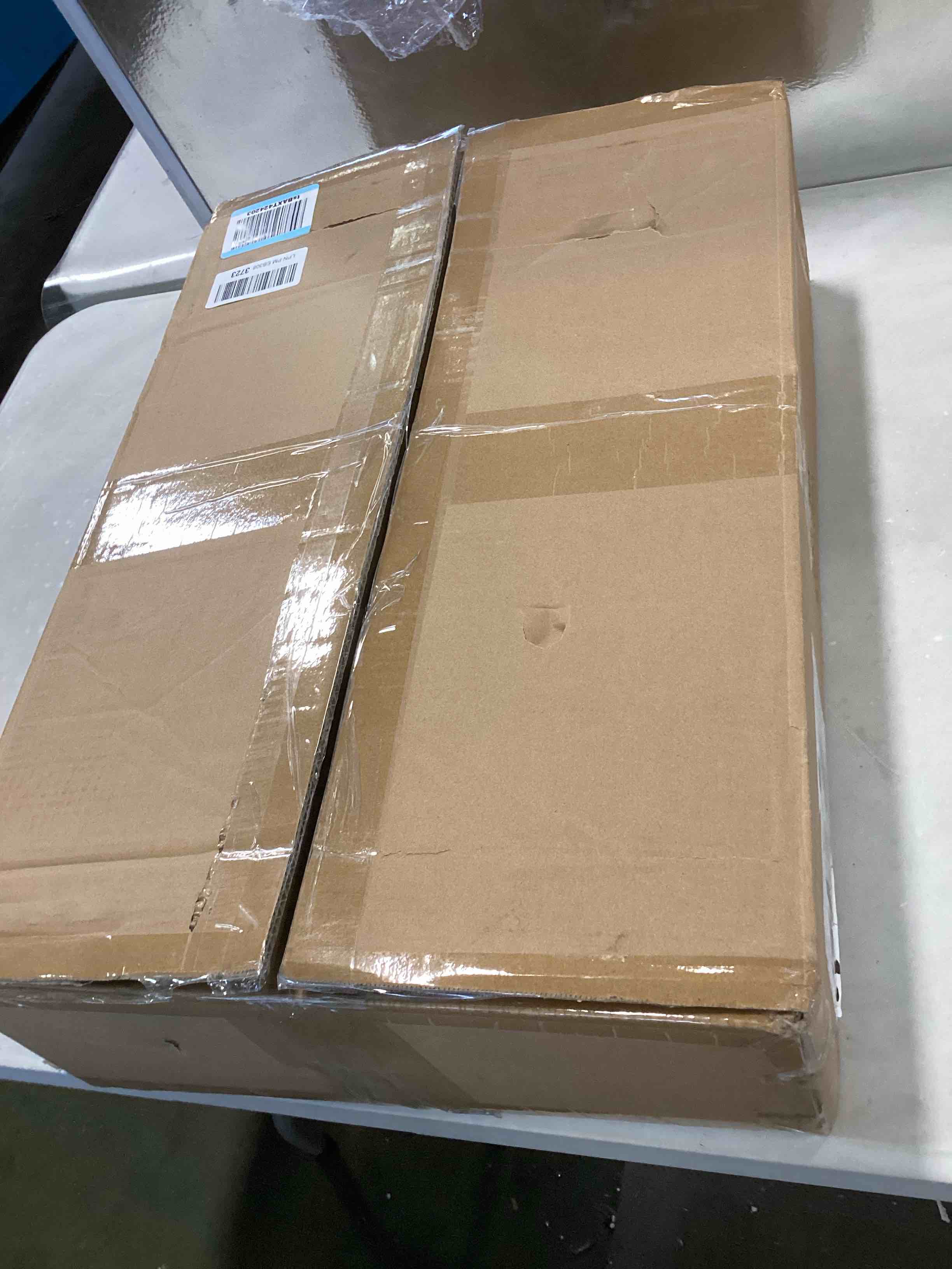 https://s3.amazonaws.com/lotting-images-prod/bidfta/PNK3301025_1751473617897.jpeg
