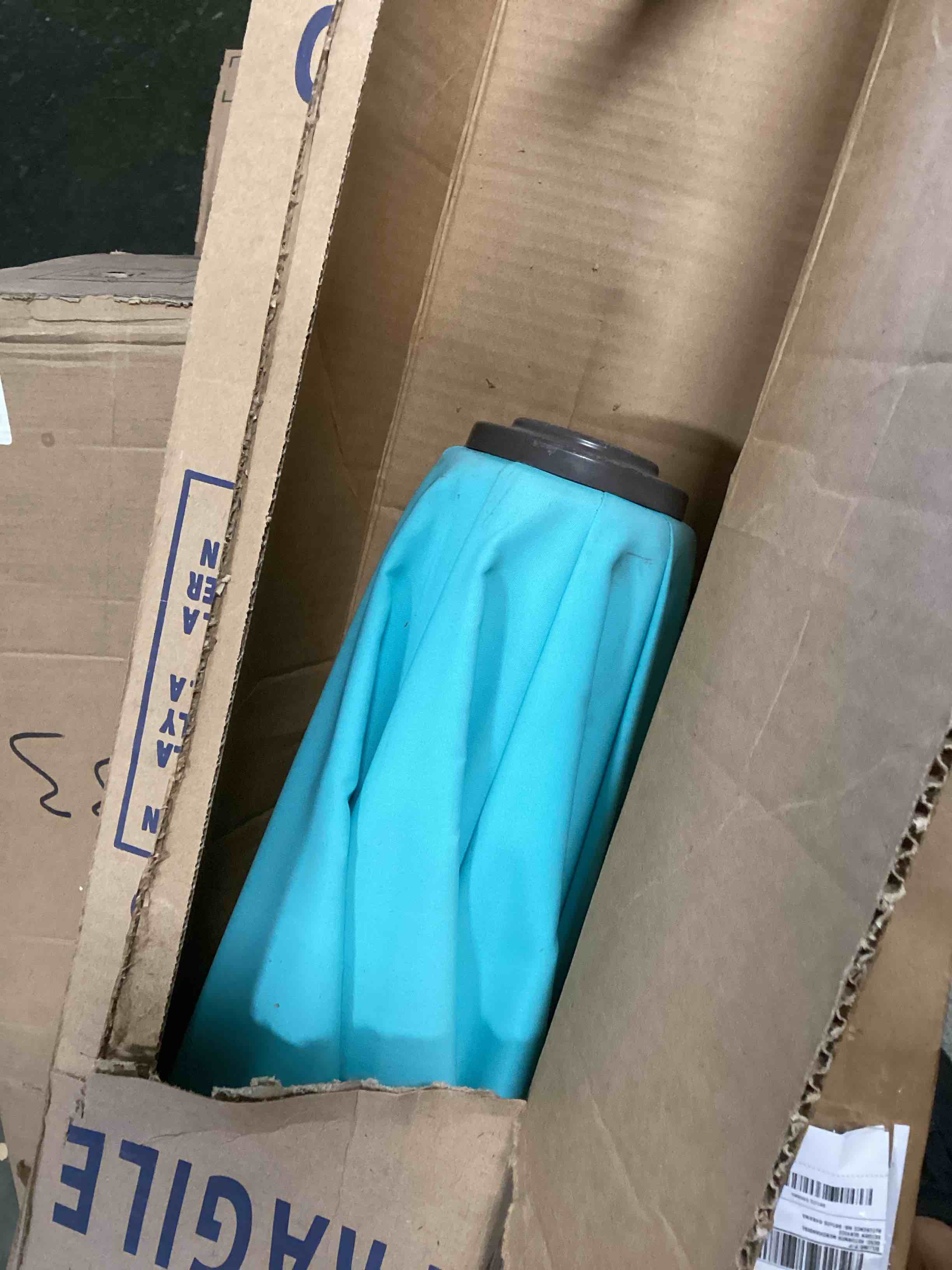 https://s3.amazonaws.com/lotting-images-prod/bidfta/PNK3301092_1751486894151.jpeg