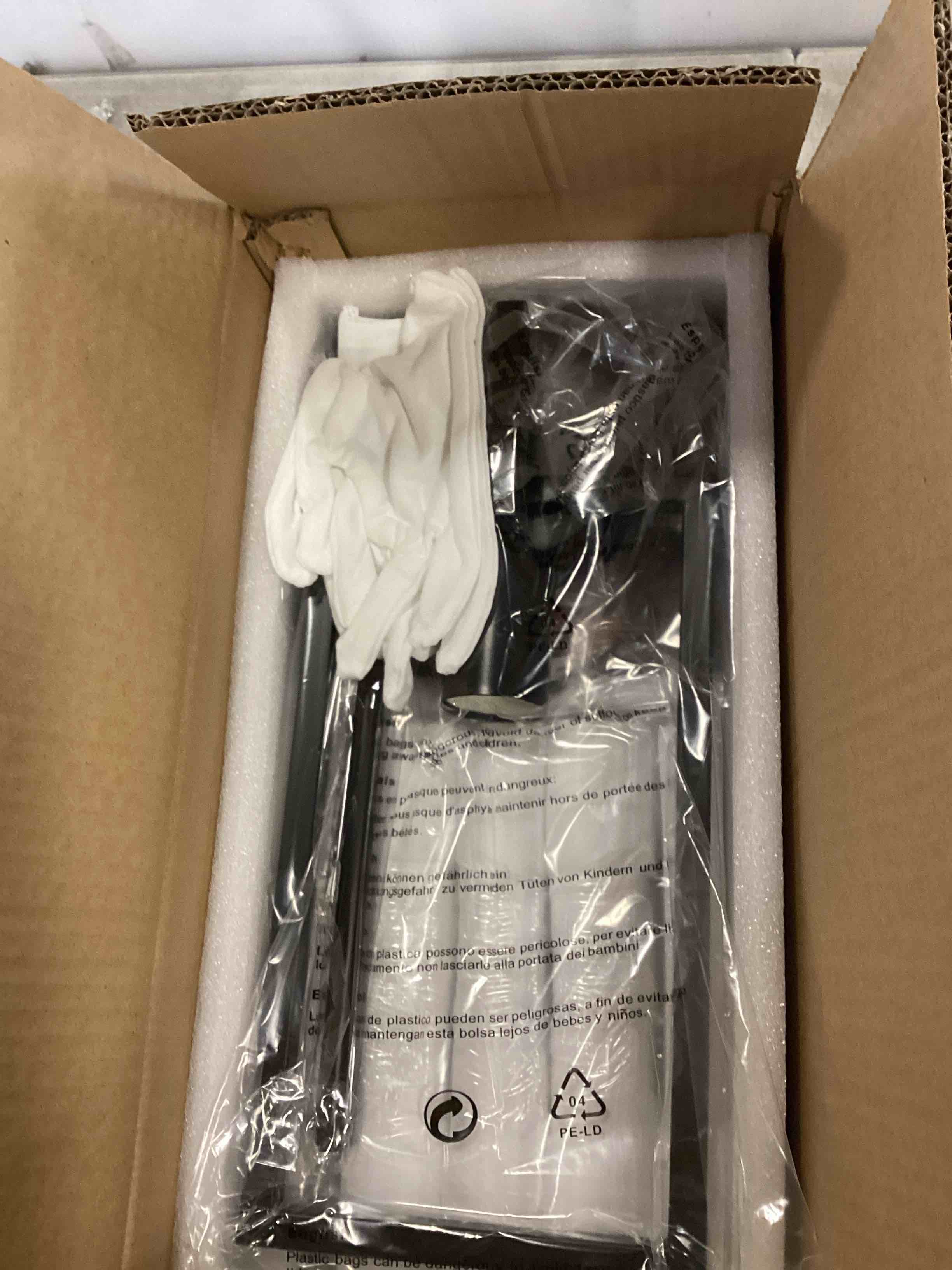 https://s3.amazonaws.com/lotting-images-prod/bidfta/PNK3302398_1752255723913.jpeg