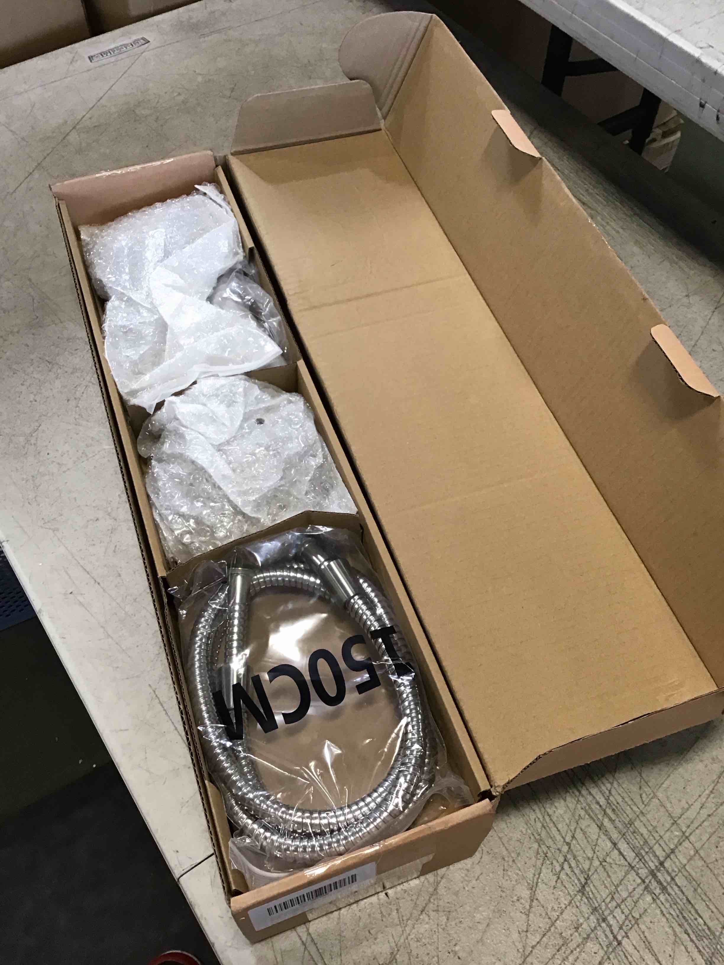 https://s3.amazonaws.com/lotting-images-prod/bidfta/PNK3322149_1753203571966.jpeg