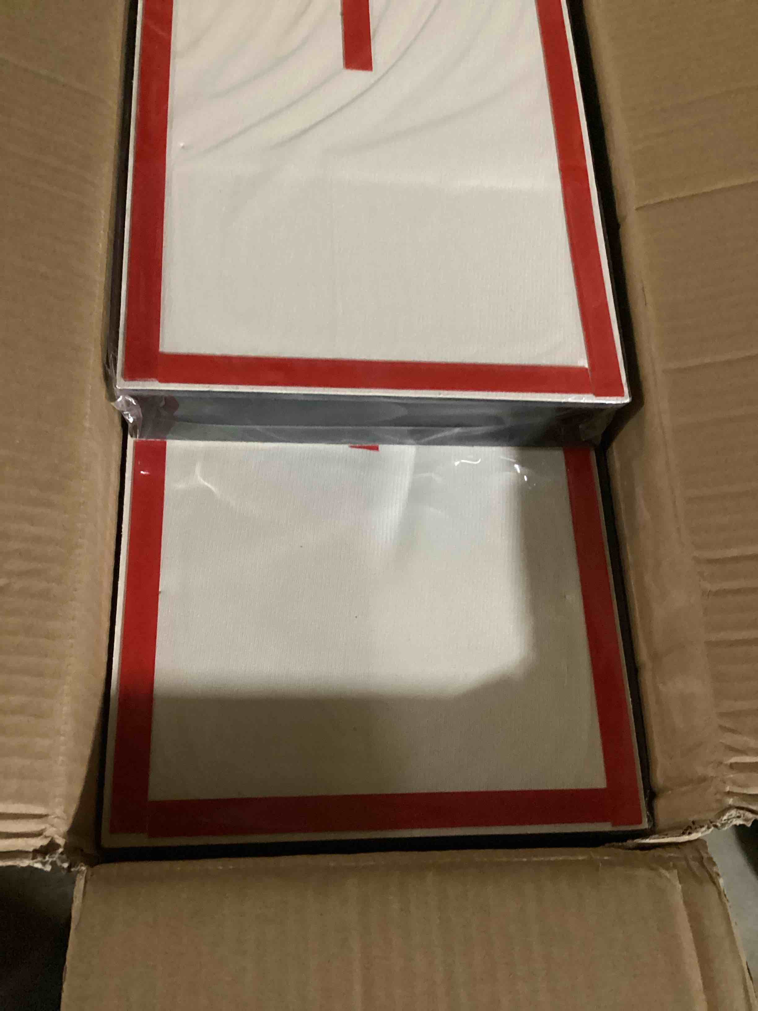 https://s3.amazonaws.com/lotting-images-prod/bidfta/PNK3327000_1754742145381.jpeg