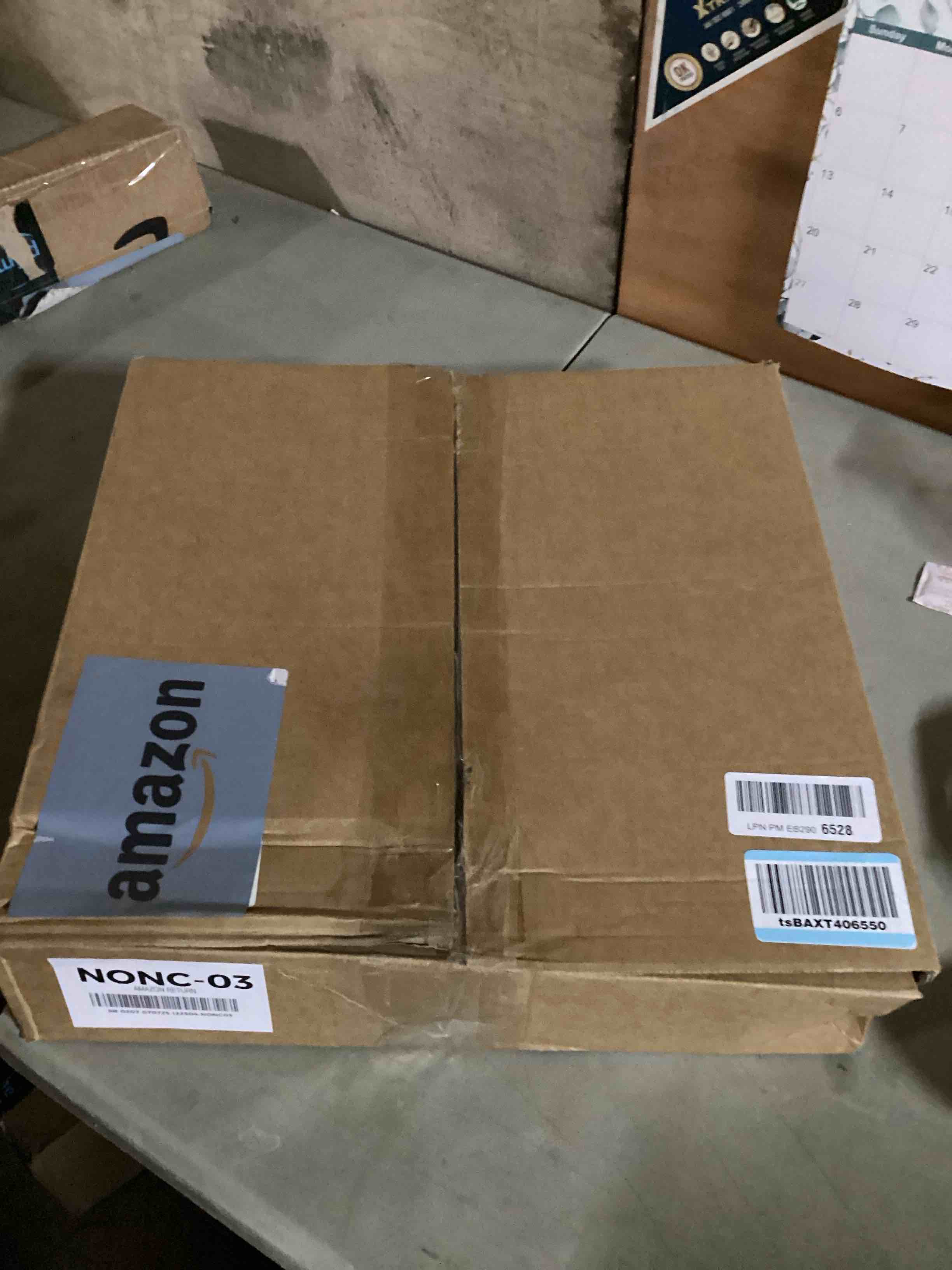 https://s3.amazonaws.com/lotting-images-prod/bidfta/PNK3327011_1754743016136.jpeg