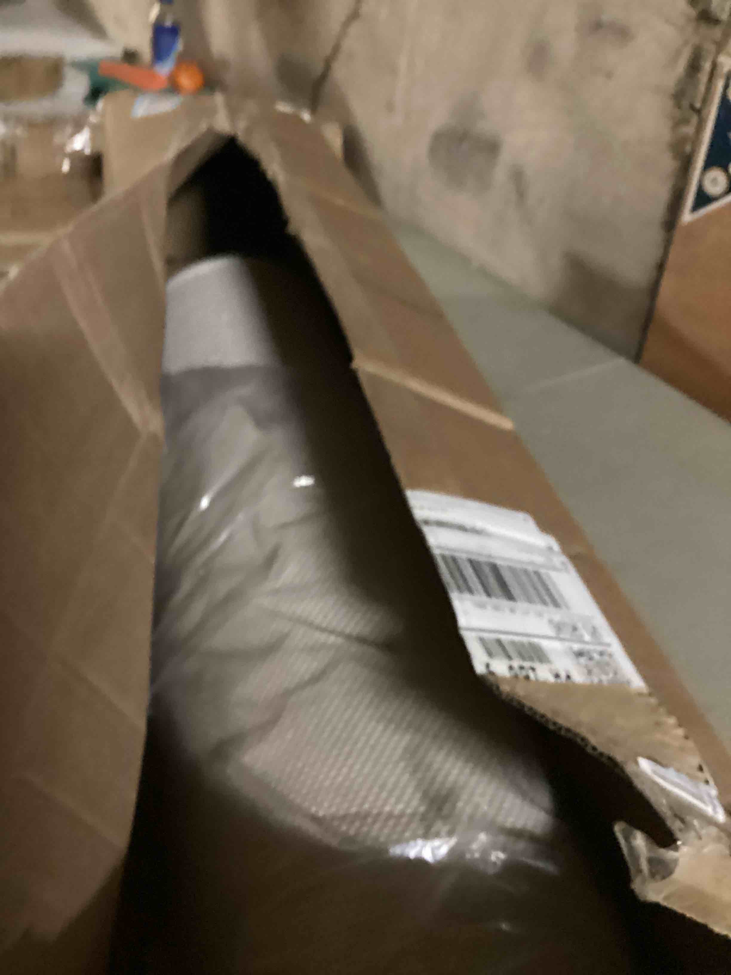 https://s3.amazonaws.com/lotting-images-prod/bidfta/PNK3327085_1754753217219.jpeg