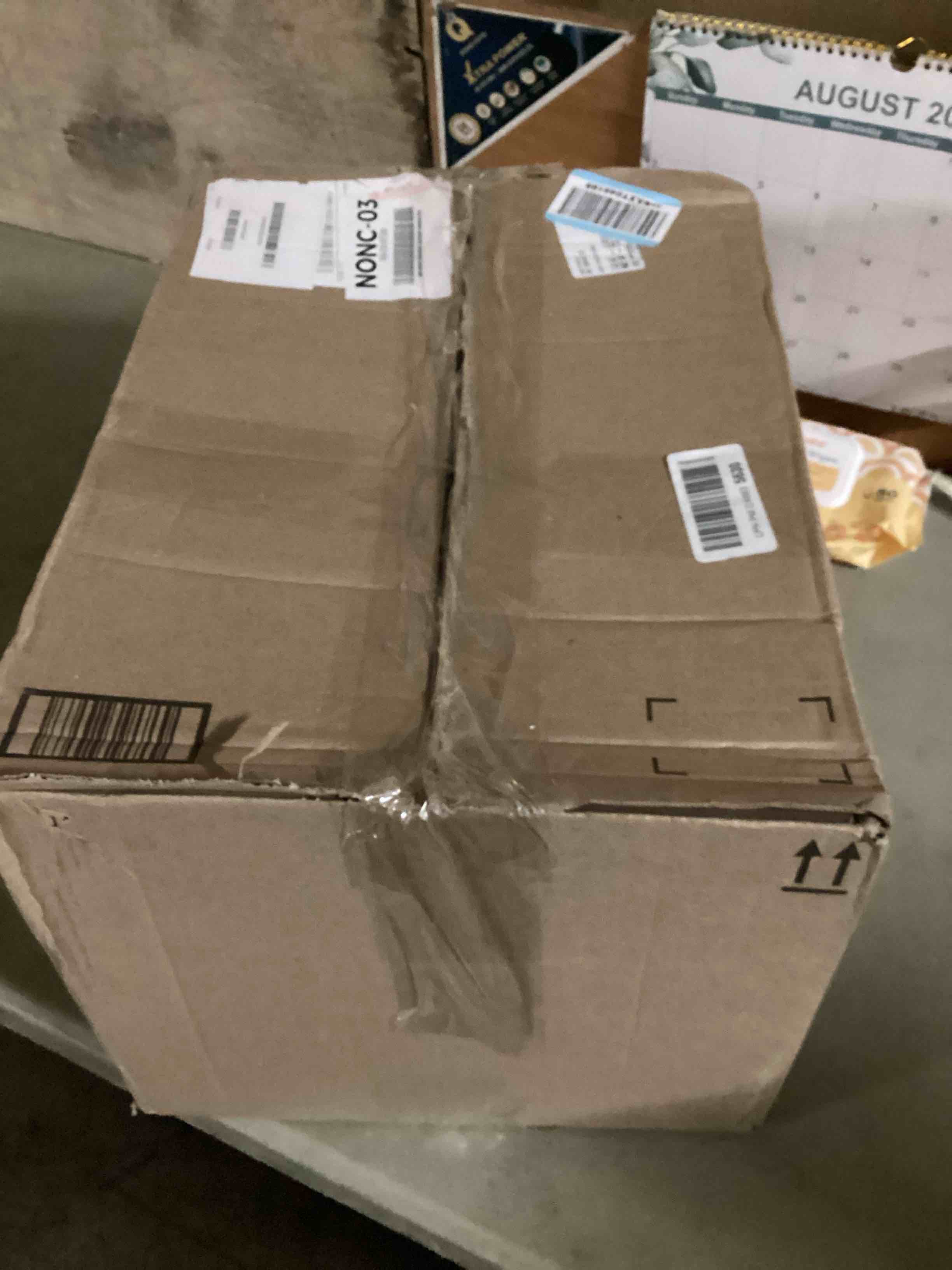 https://s3.amazonaws.com/lotting-images-prod/bidfta/PNK3327139_1754910625434.jpeg