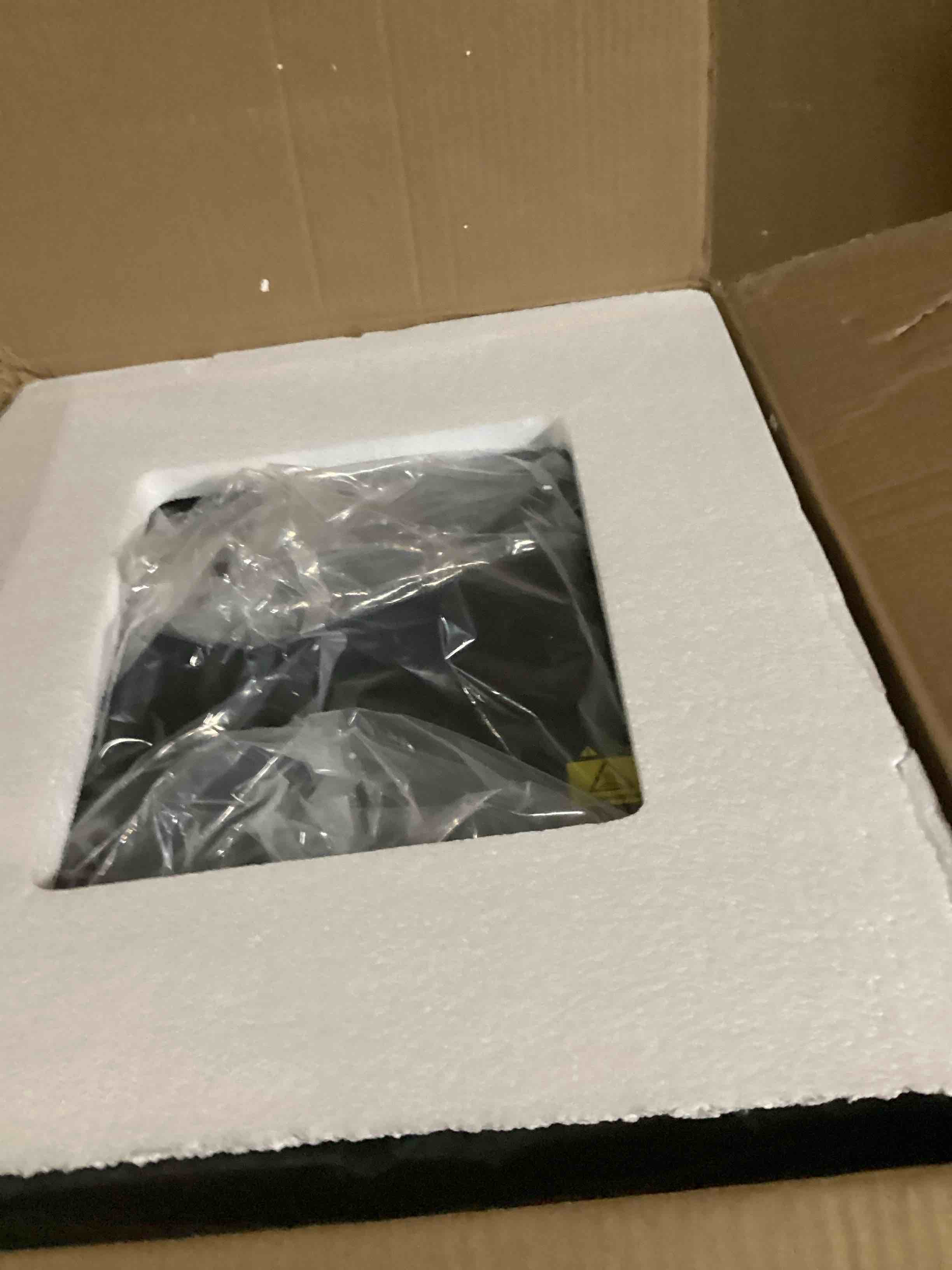 https://s3.amazonaws.com/lotting-images-prod/bidfta/PNK3327150_1754911471568.jpeg