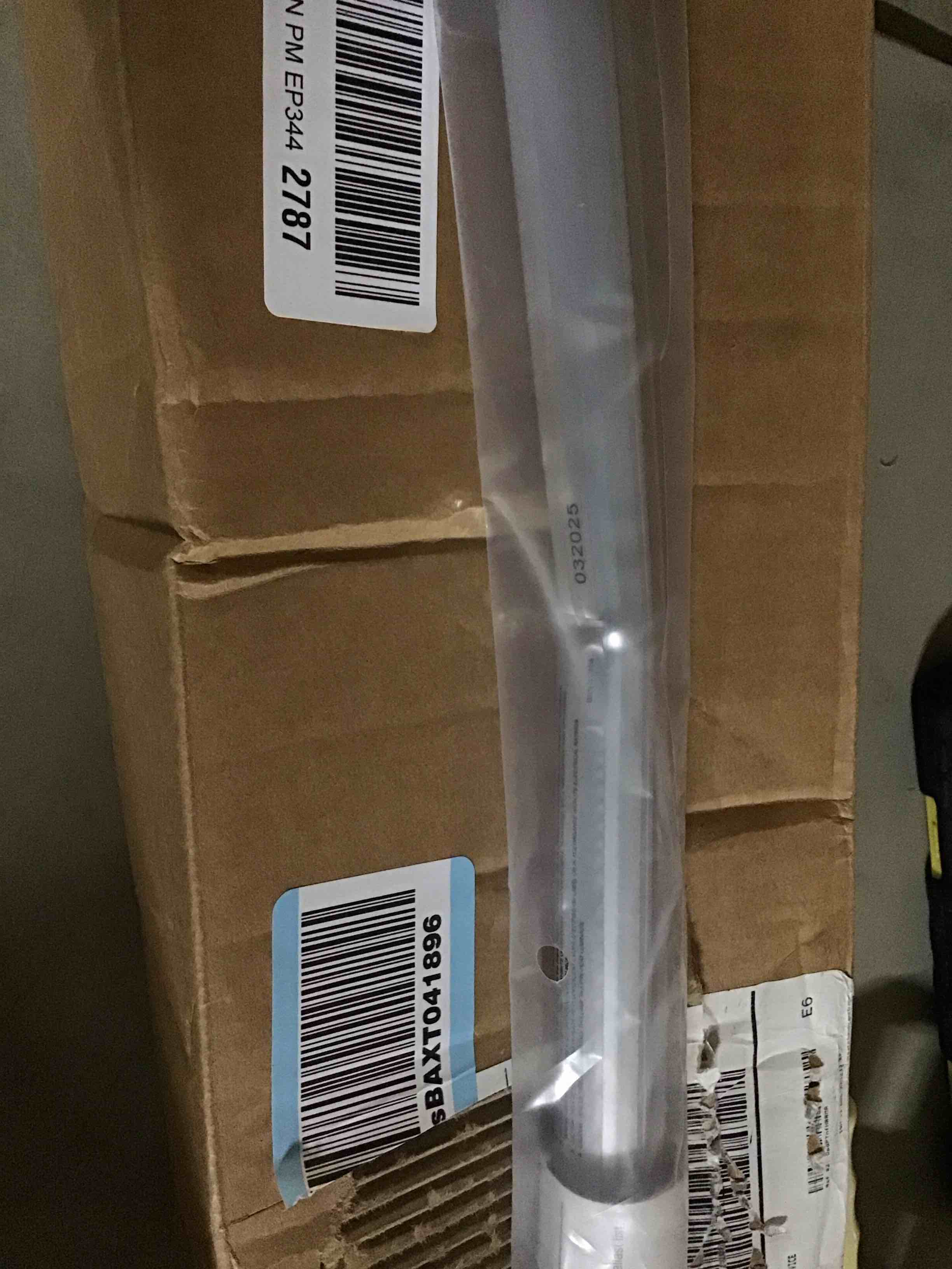 https://s3.amazonaws.com/lotting-images-prod/bidfta/PNK3327395_1754936888986.jpeg