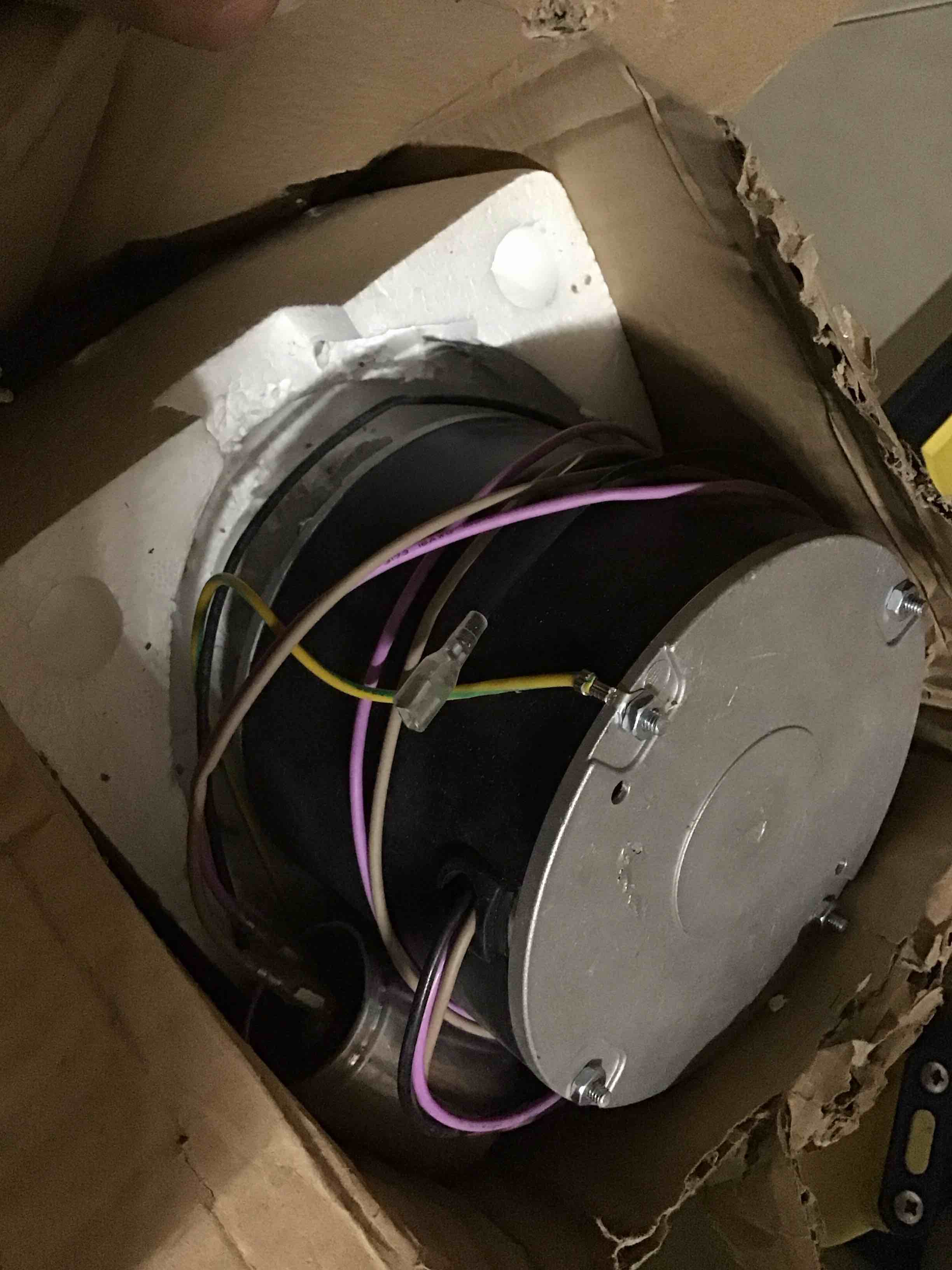 https://s3.amazonaws.com/lotting-images-prod/bidfta/PNK3327404_1754937575088.jpeg