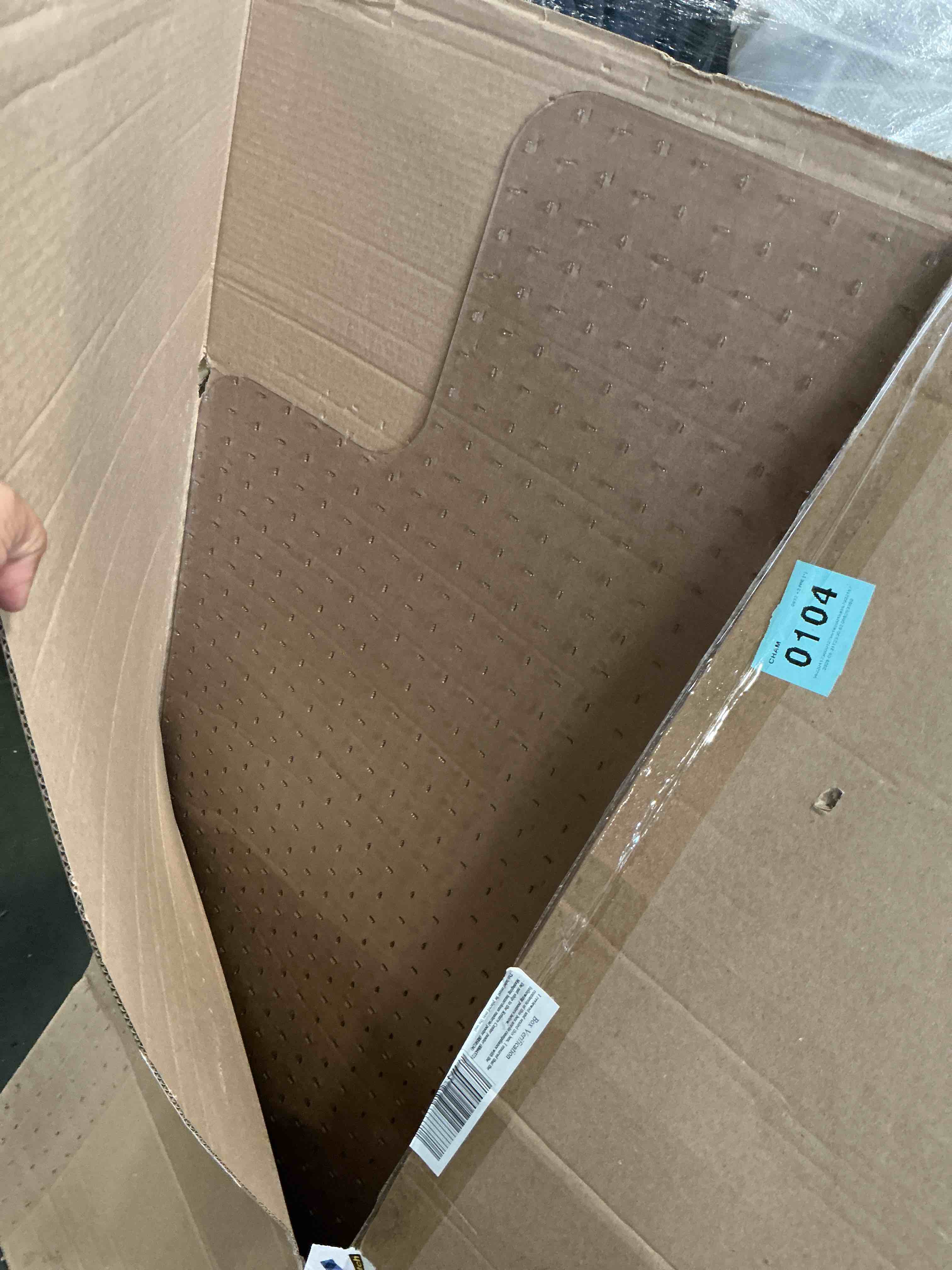 https://s3.amazonaws.com/lotting-images-prod/bidfta/PNK3328059_1755864376743.jpeg