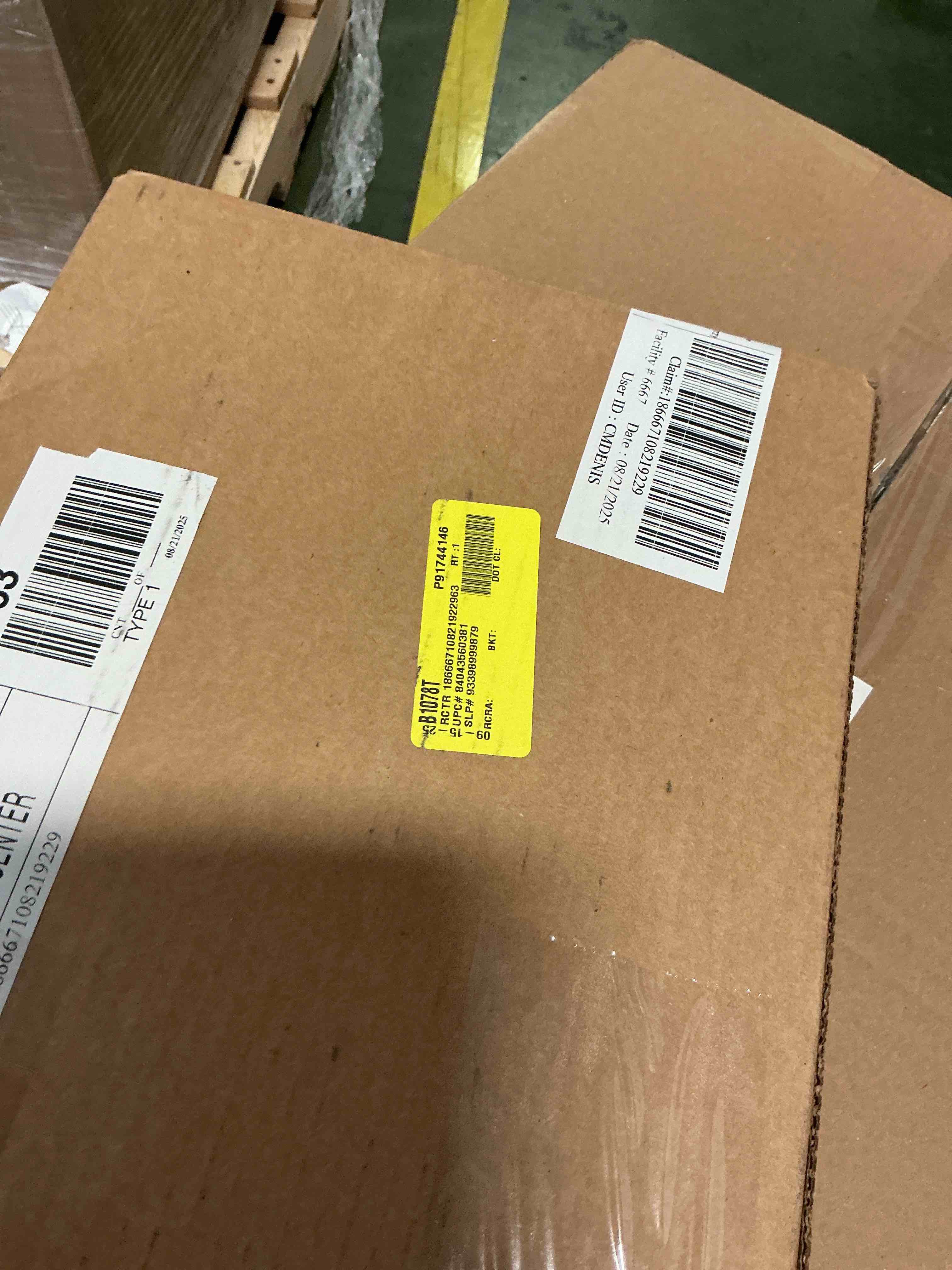 https://s3.amazonaws.com/lotting-images-prod/bidfta/PNK3328917_1758567930950.jpeg