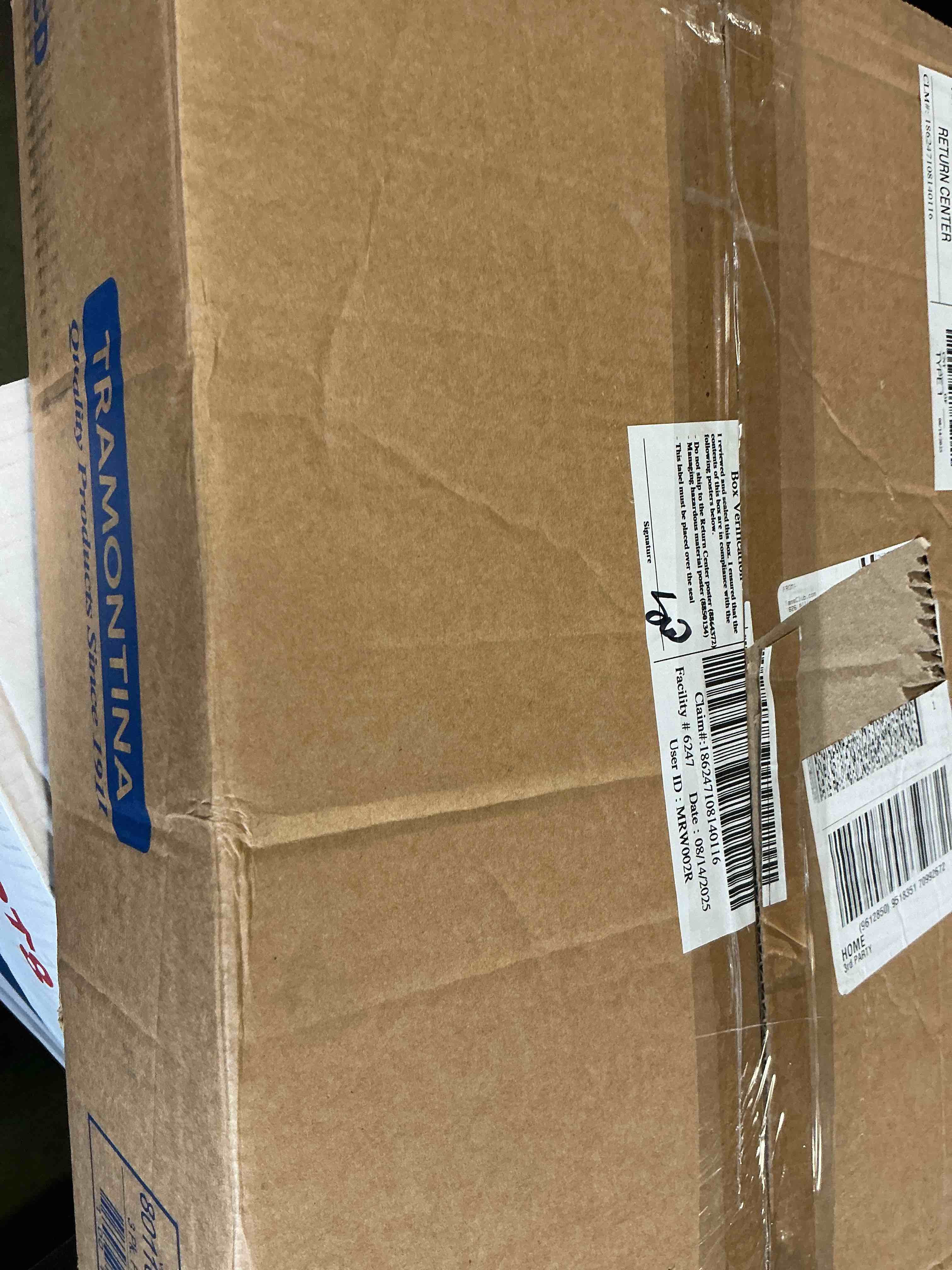 https://s3.amazonaws.com/lotting-images-prod/bidfta/PNK3329156_1758733459582.jpeg