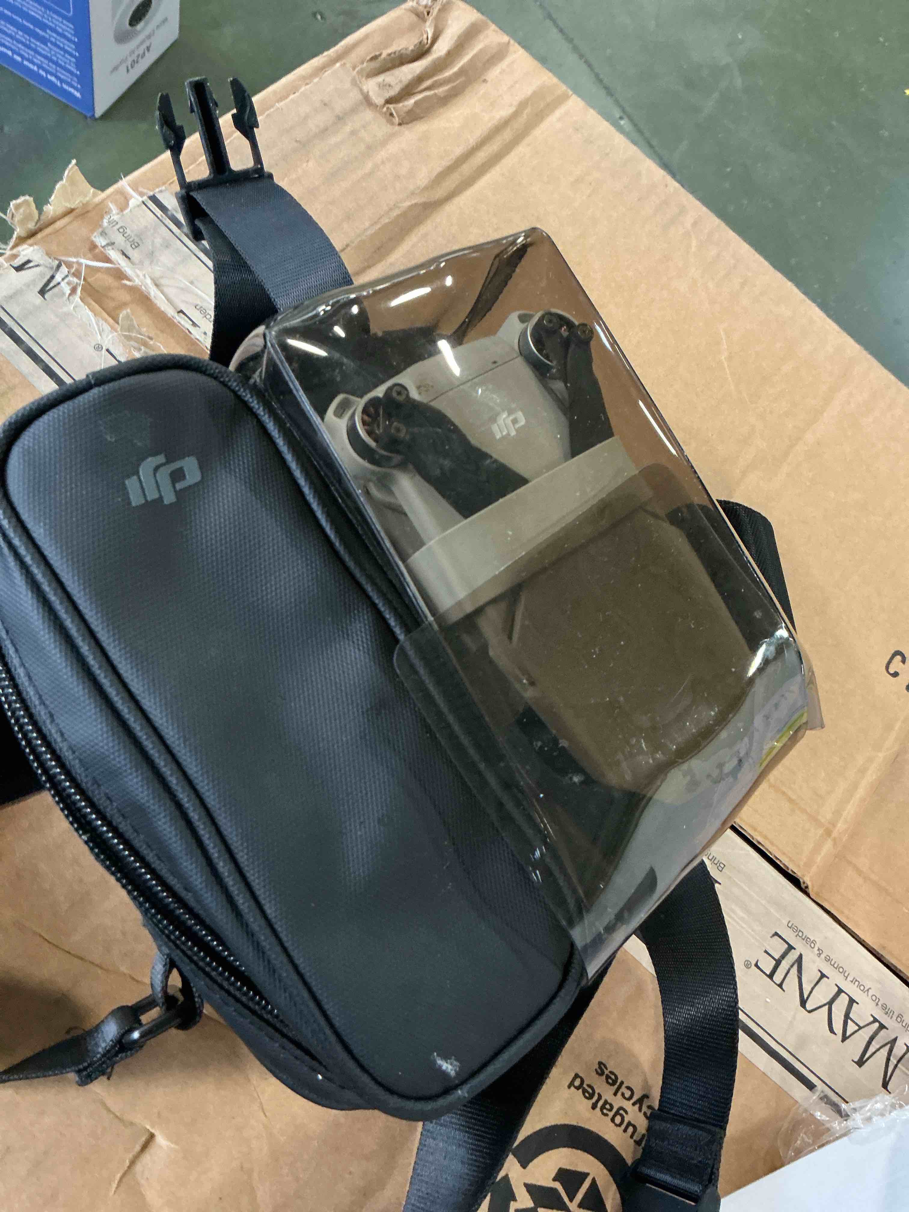 https://s3.amazonaws.com/lotting-images-prod/bidfta/PNK3329249_1758813703493.jpeg