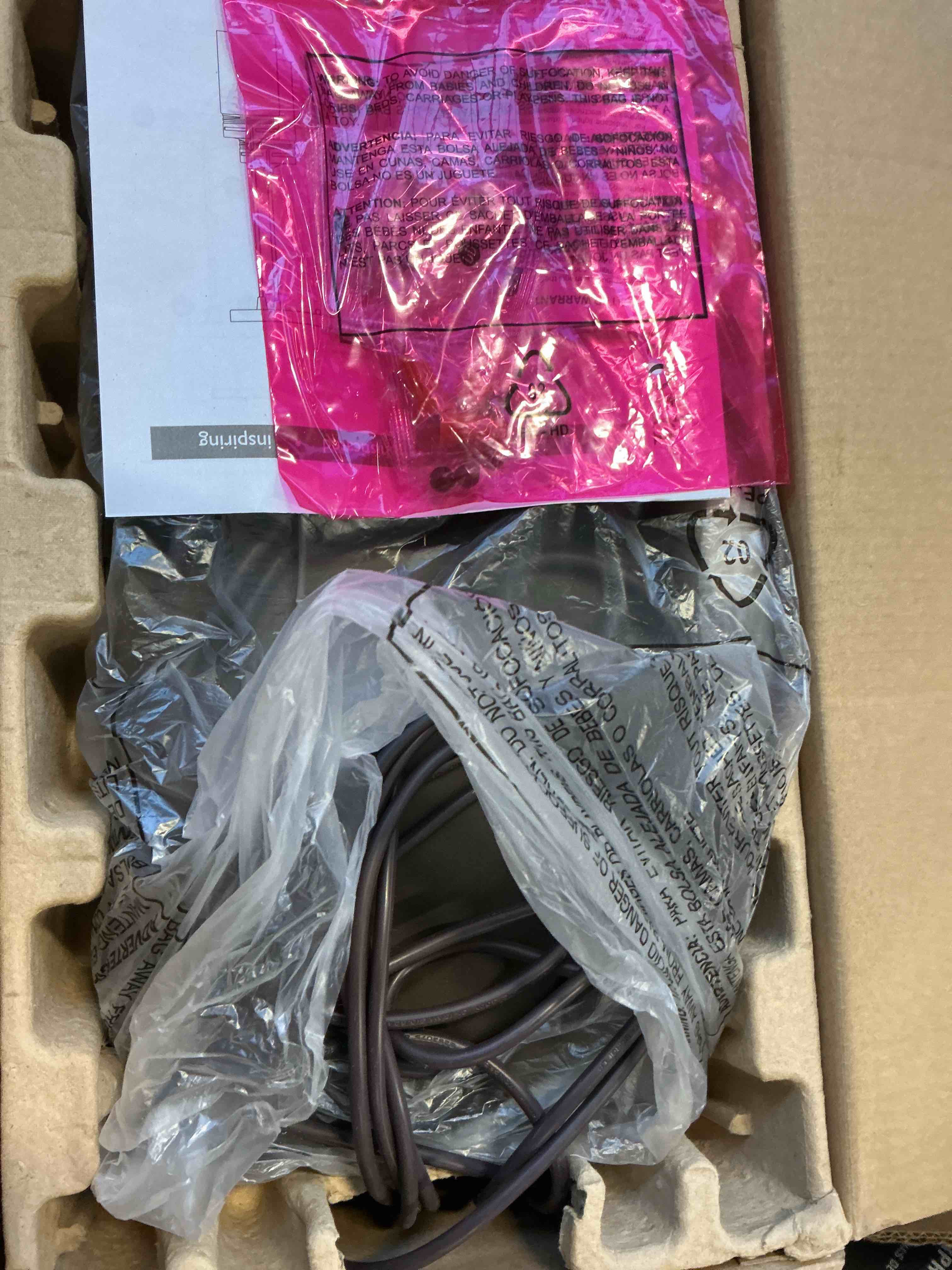 https://s3.amazonaws.com/lotting-images-prod/bidfta/PNK3330295_1760358316198.jpeg