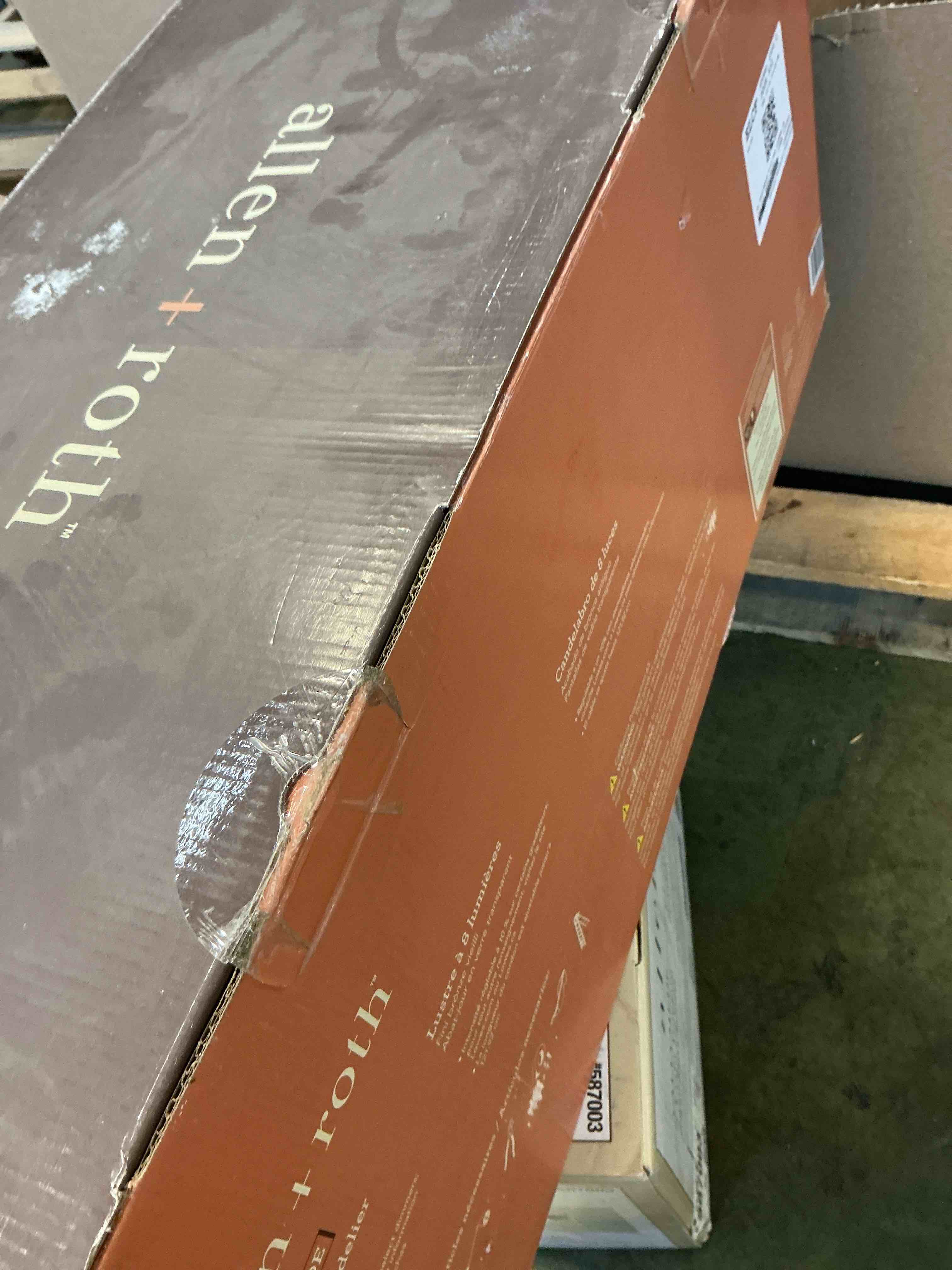 https://s3.amazonaws.com/lotting-images-prod/bidfta/PNK3330295_1760358348047.jpeg